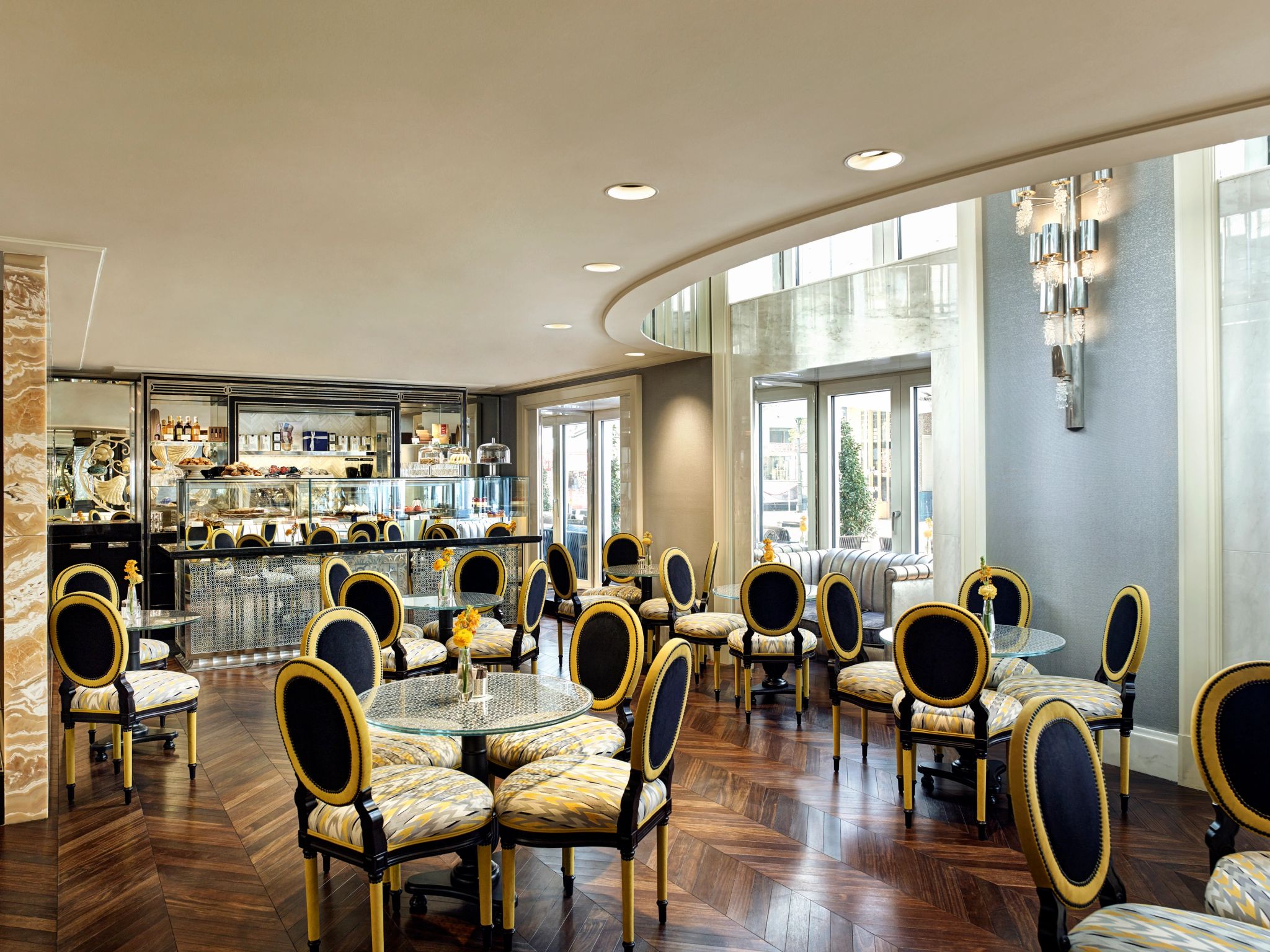 Café Am Hof area interna cafe – interior restaurante - decoraçao classica