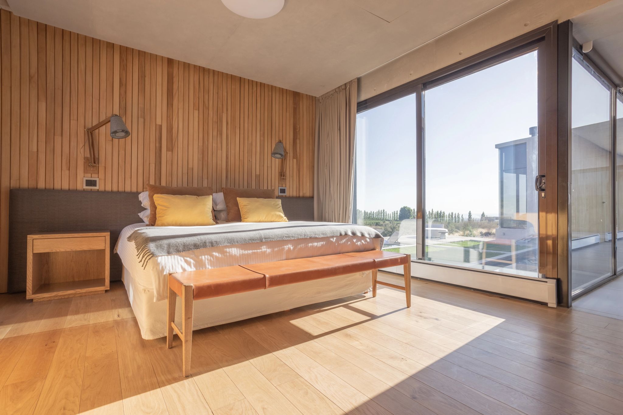 Casa Paucho cama de casal - design de luxo - vista mendoza