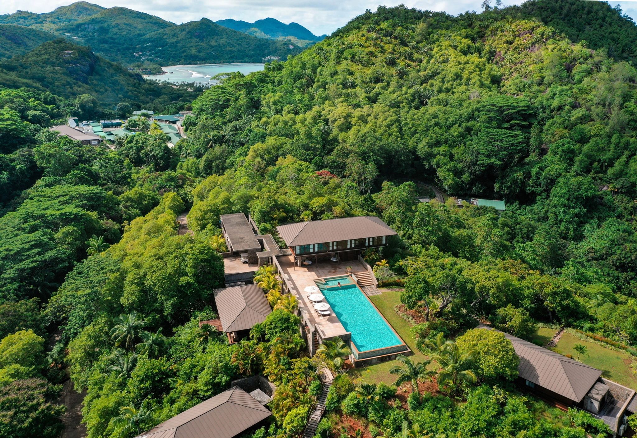 vista aerea do resort - area verde - paisagem natural