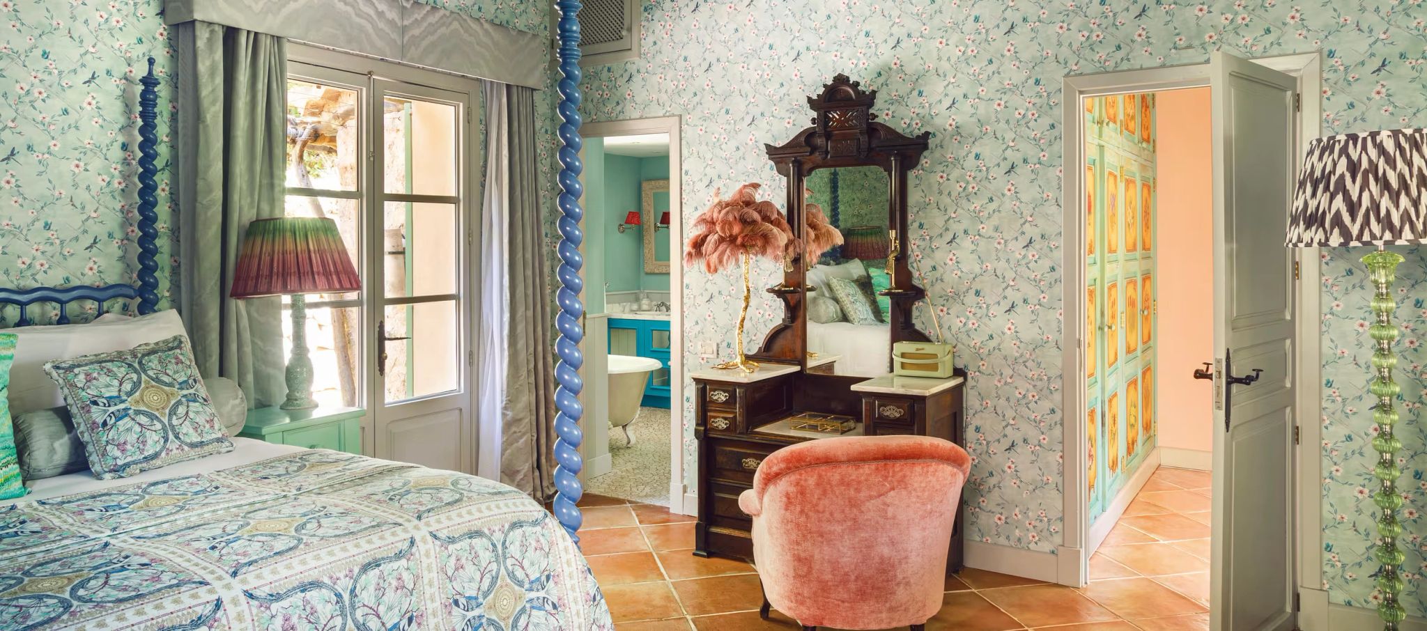 Matthew Williamson Signature Suite decoracao artistica - quarto rustico - quarto bem decorado