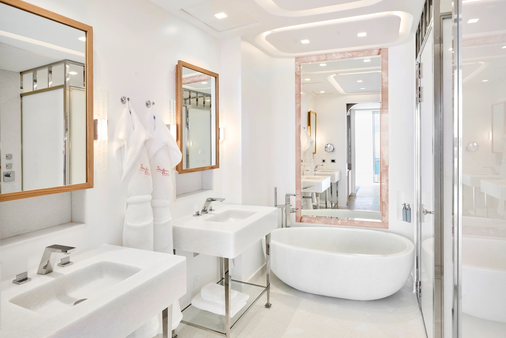 Grand Sea View Studio banheira de imersao - banho premium - banheiro em marmore - banho de banheira