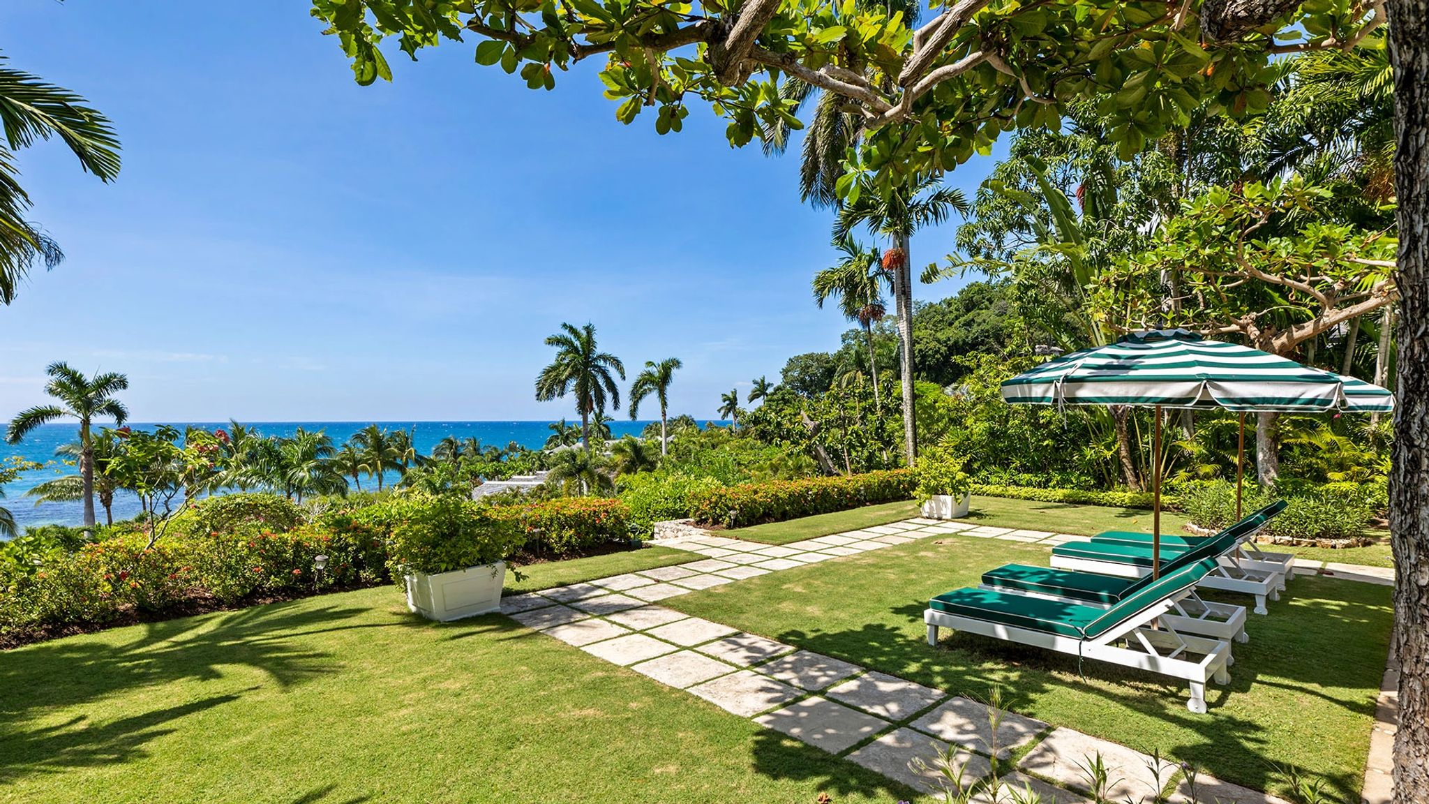 Two Bedroom Classic Villa no pool  banho de sol - terraço vista mar - vila frente mar