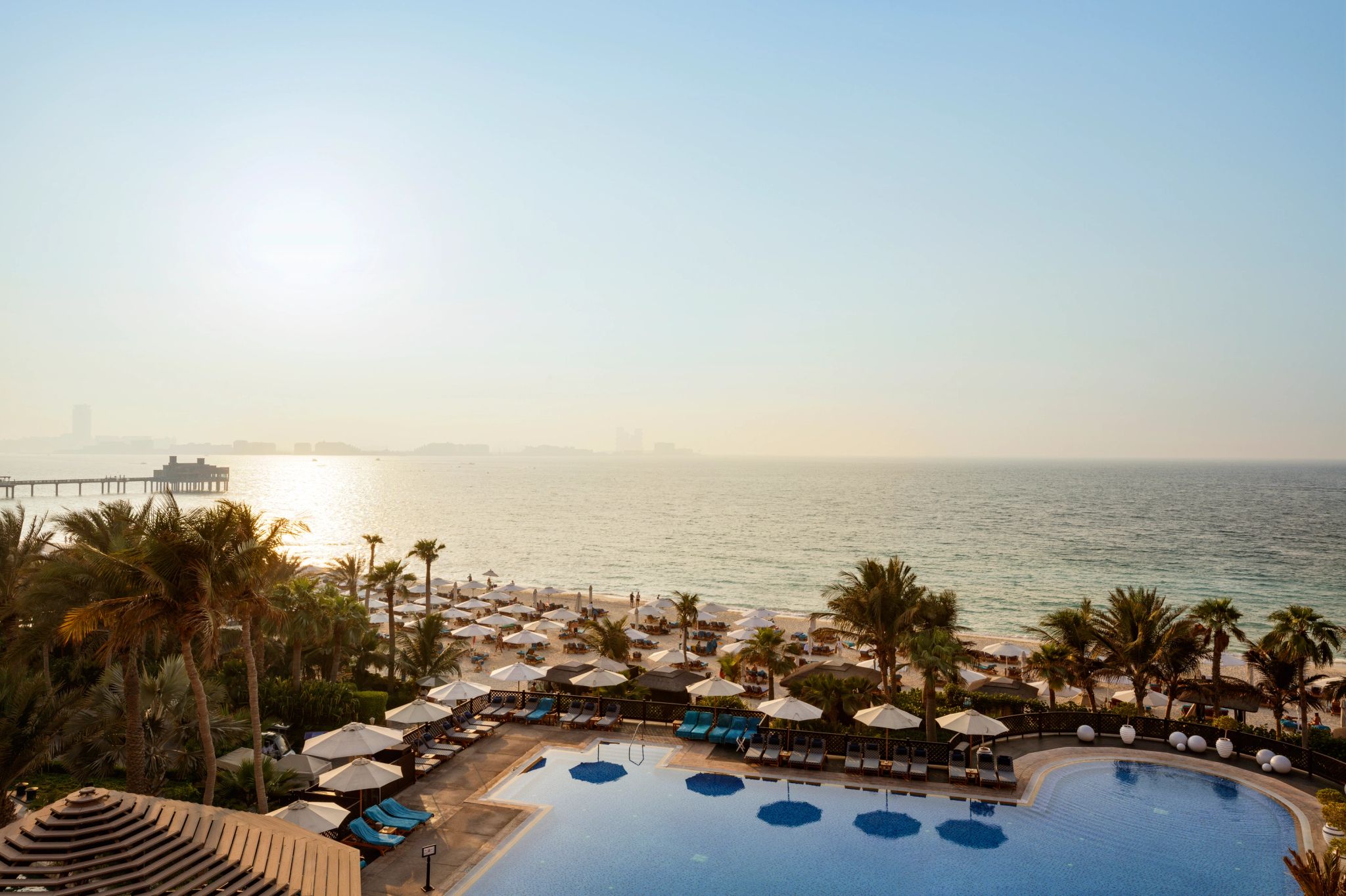 Propriedade do Jumeirah Mina Al Salam hotel com piscina - piscina frente mar - piscina externa