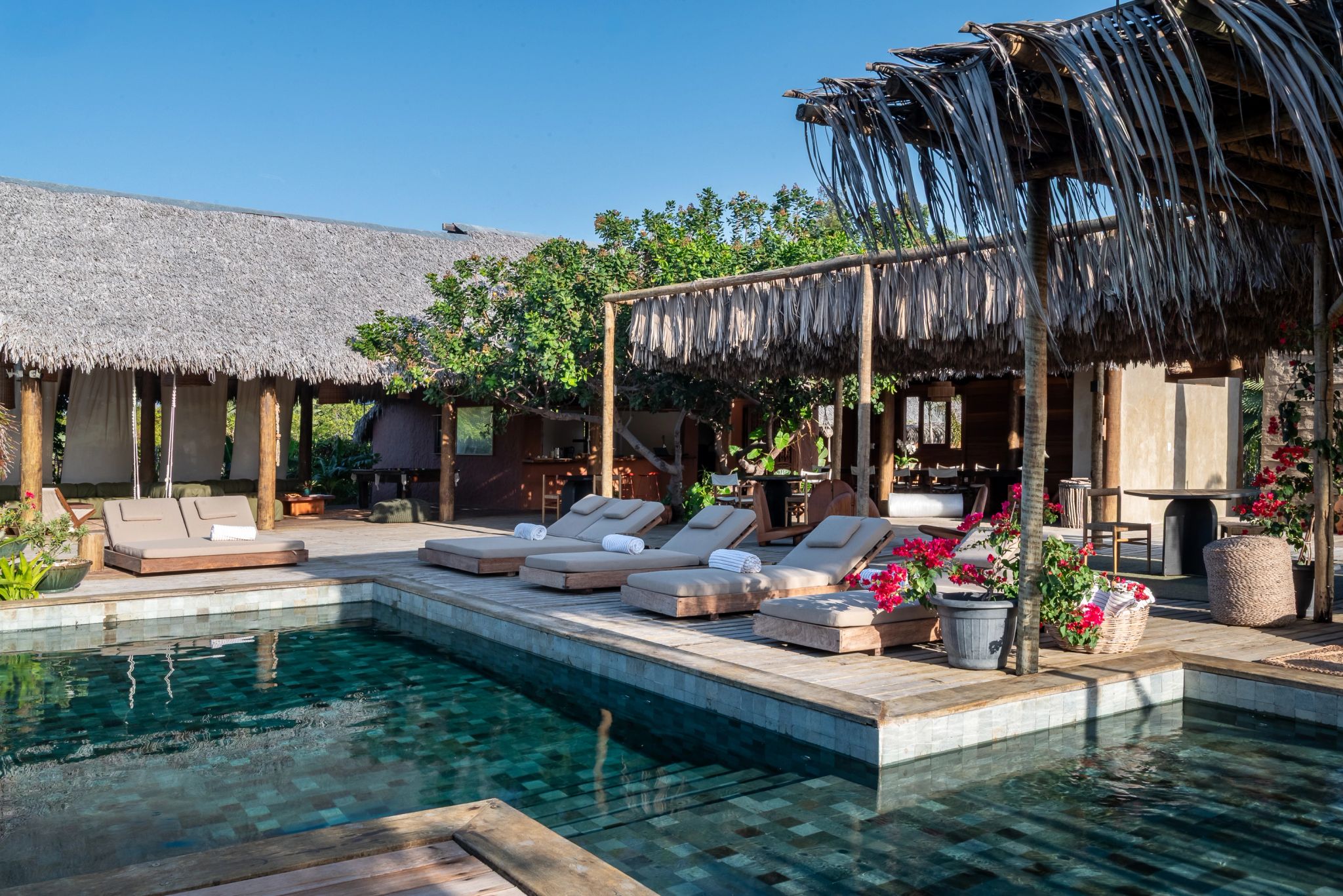 Piscina externa hotel com piscina - piscina externa - lazer ao ar livre