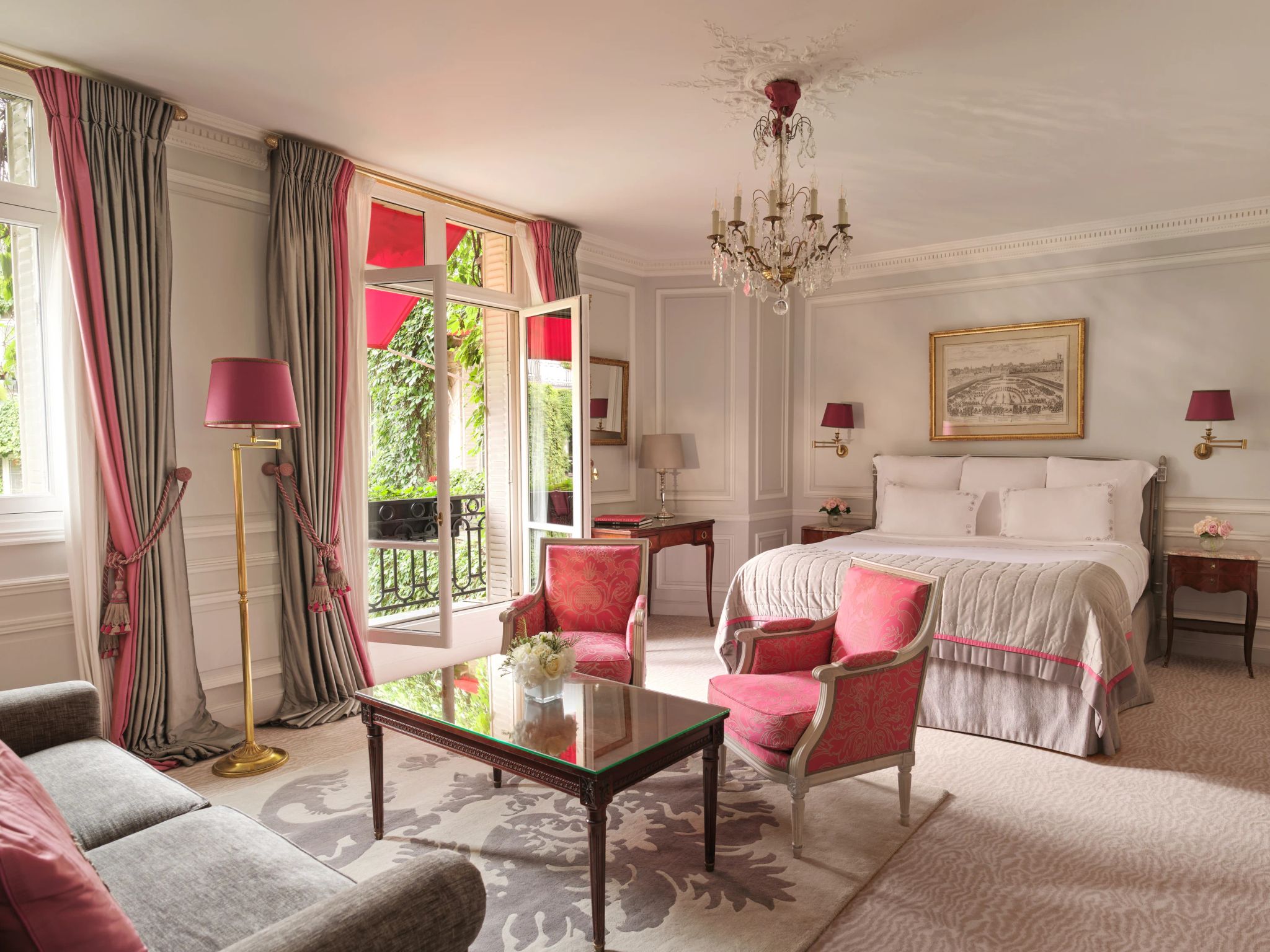 hotel plaza athenee-hotel de luxo em paris-hotel palacio