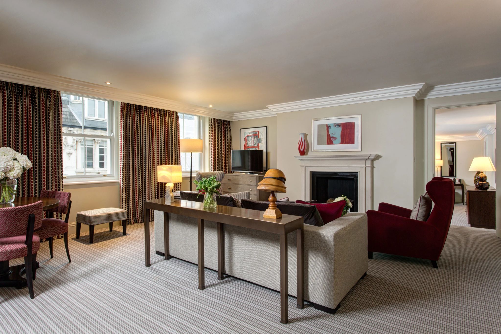 Deluxe Suite deluxe suite - ampla sala de estar - sala com lareira