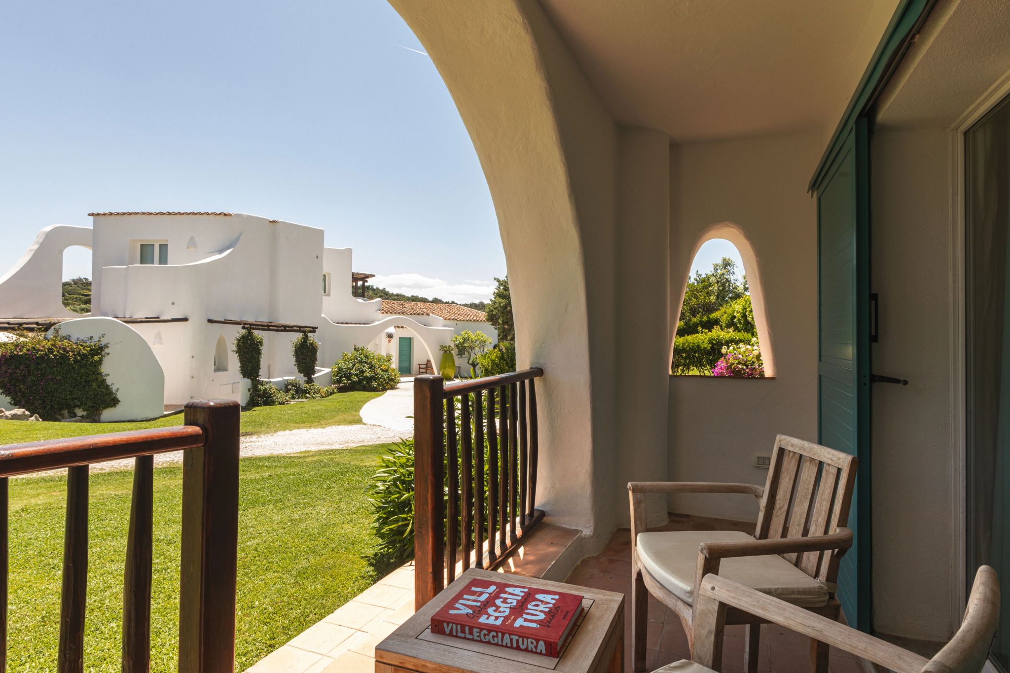 suite junior com varanda – suite vista jardim – viagem de luxo