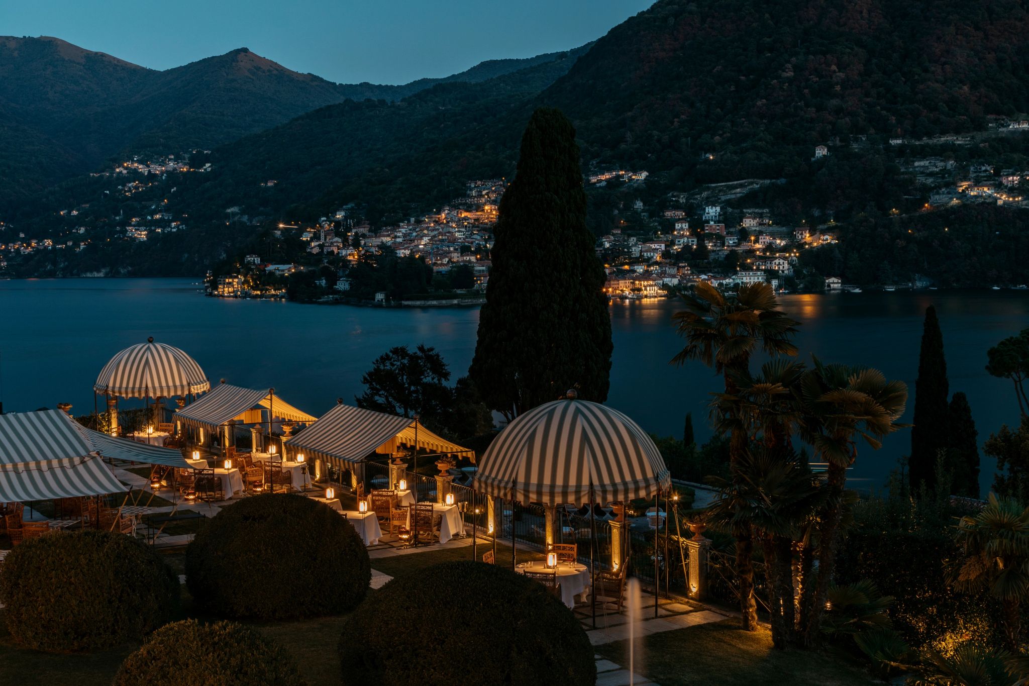 Vista Hotel Passalacqua Lago di Como lago di como – jantar ao ar livre – decoraçao chique