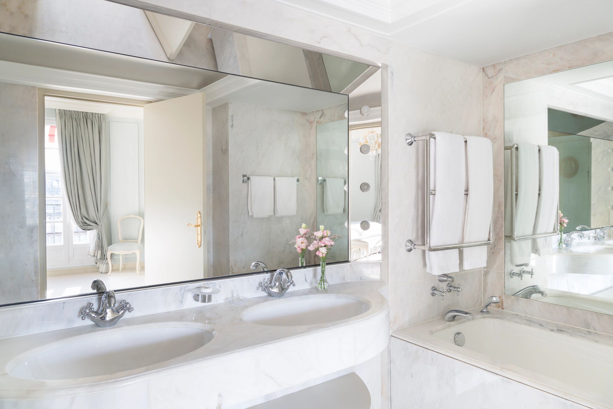 banheira de imersao - banho premium - suite com banheira