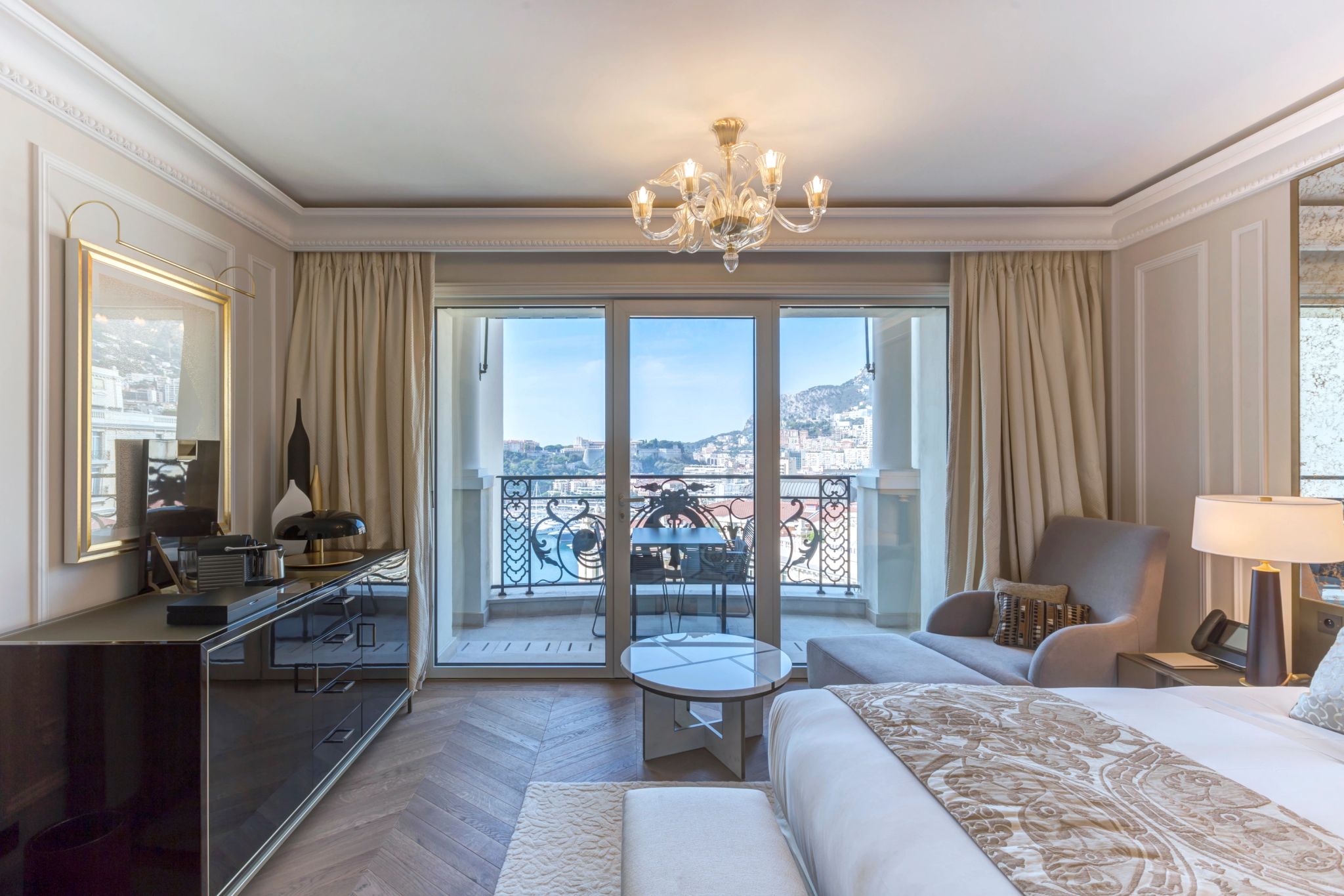 quarto de luxo - vista porto monaco - quarto 5 estrelas