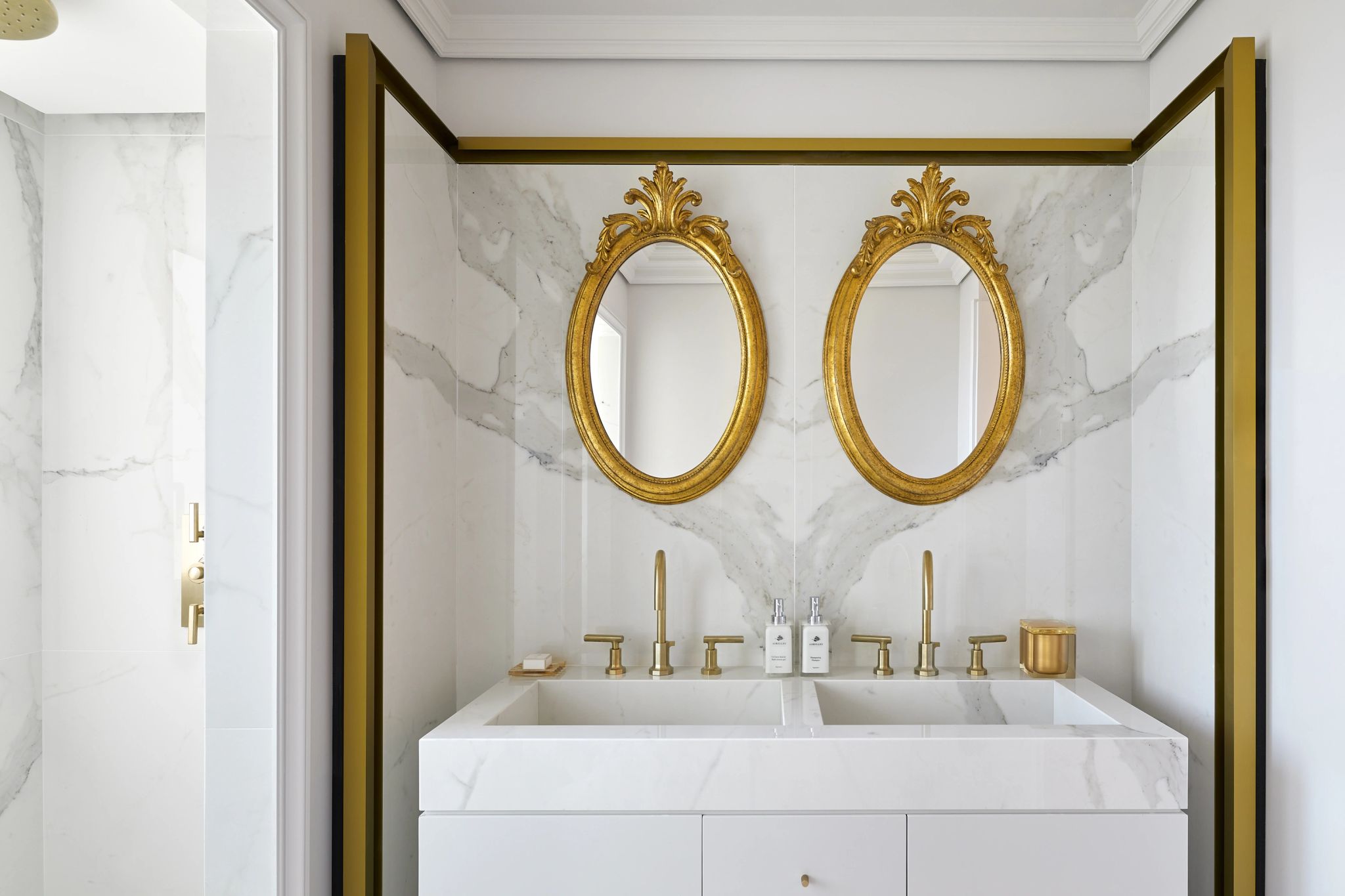 3 Bedroom Residence banheiro de luxo - pia dupla - banho premium