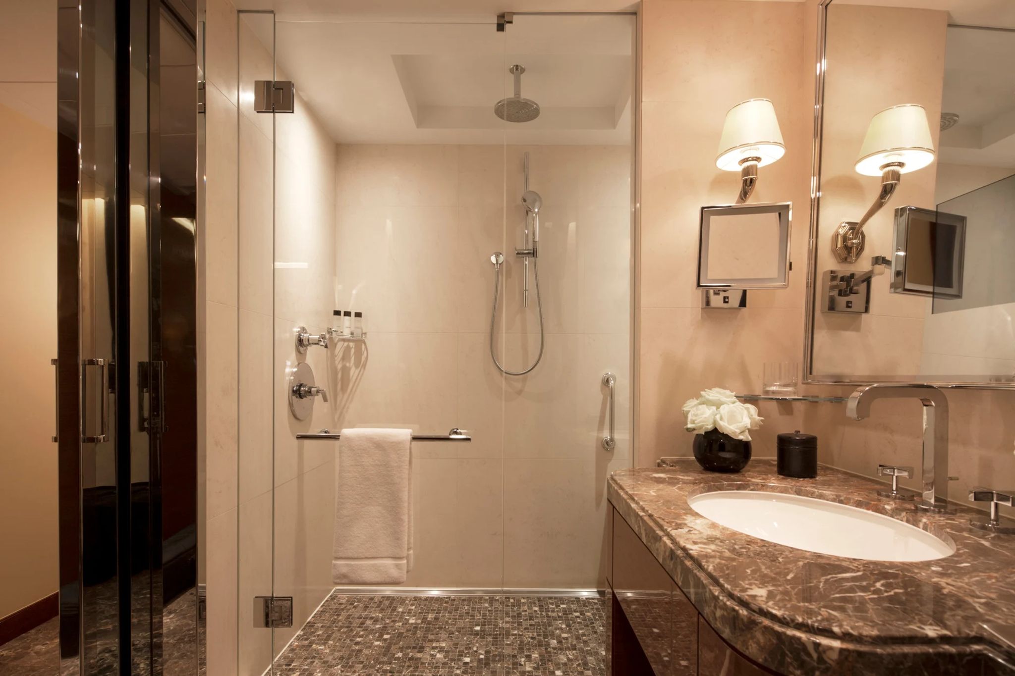 banheiro de hotel - banheiro de luxo - banheiro da suite