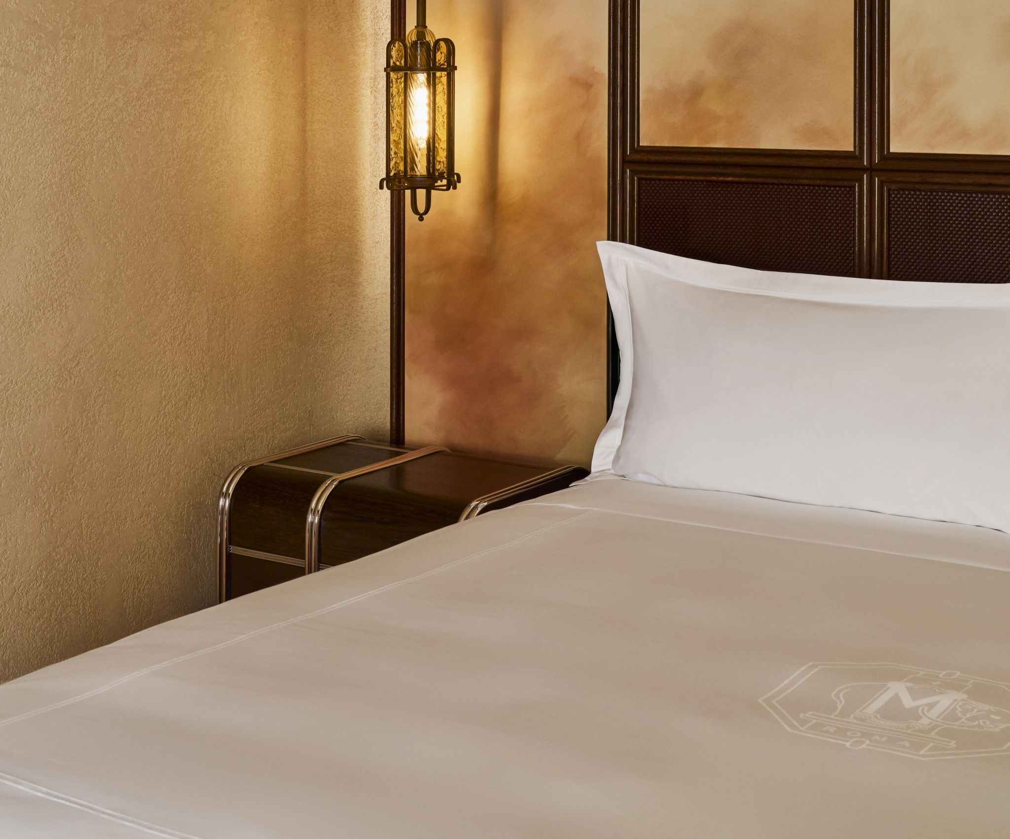 Junior Suite_ cama de casal - decoracao premium - suite de luxo