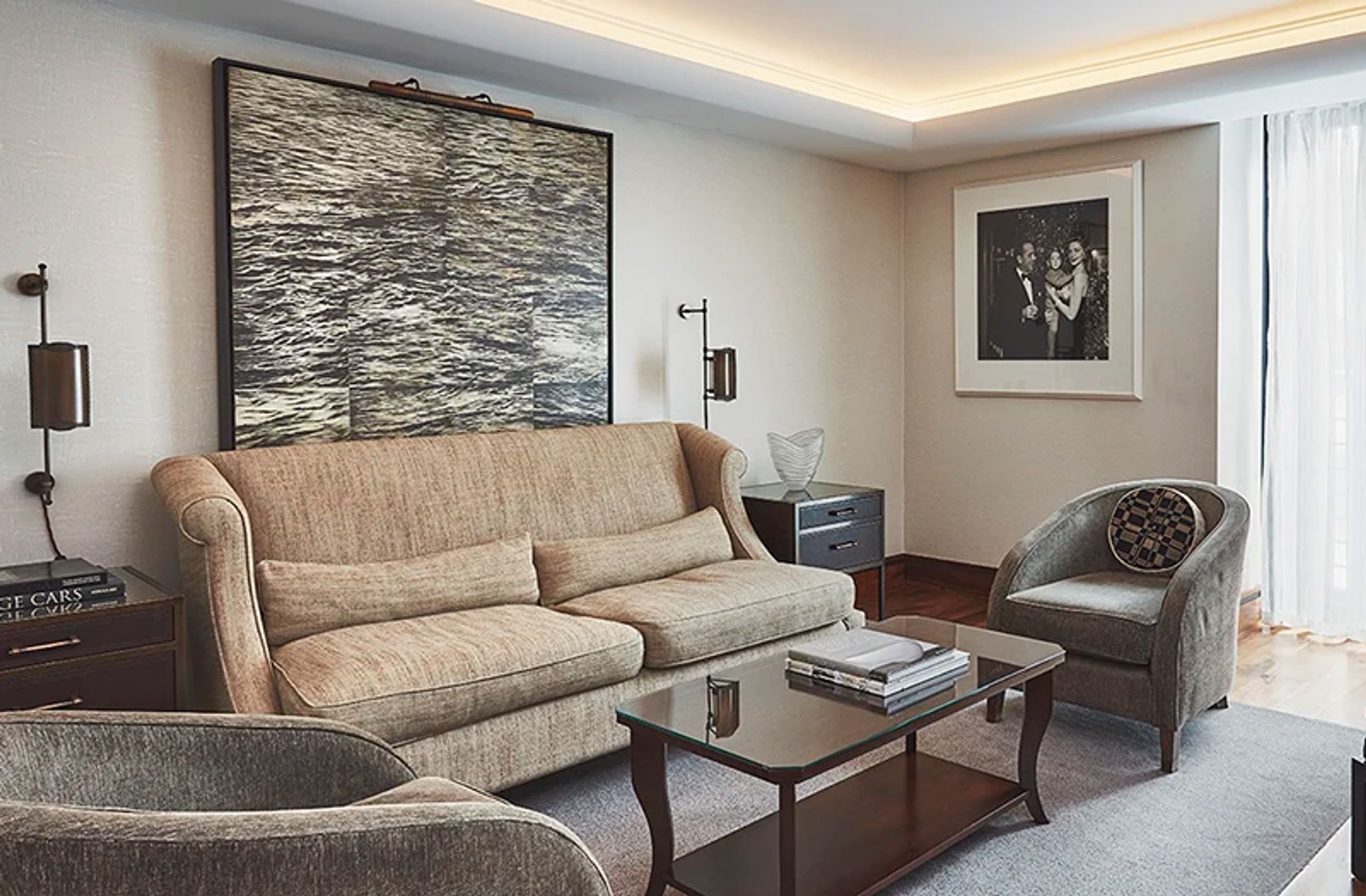 The Adams Suite arte abstrata - sala aconchegante - suite com sala - sala de estar