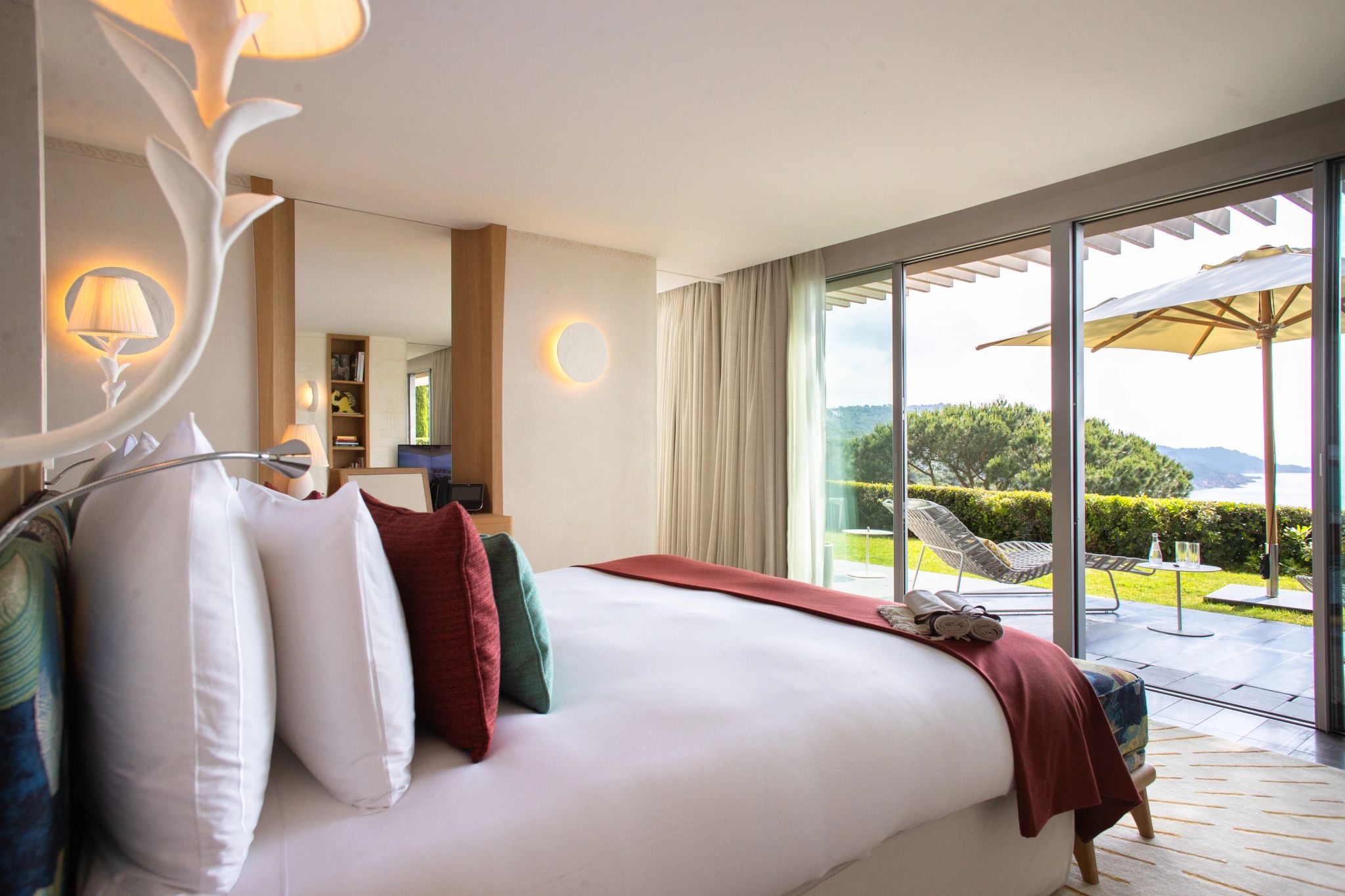 Quessine Suite cama king - suite com terraço - suite de luxo - terraço privativo