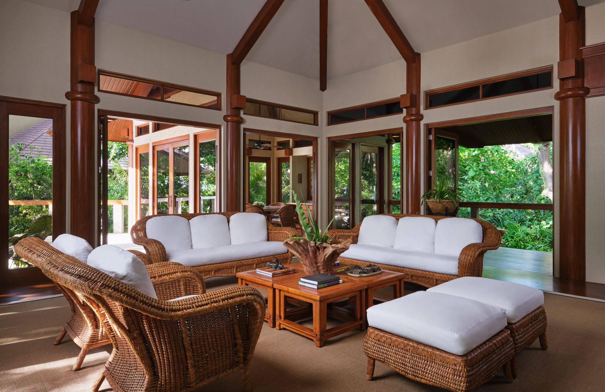 Three Bedroom Villa sala de estar - design rustico - vila com tres quartos