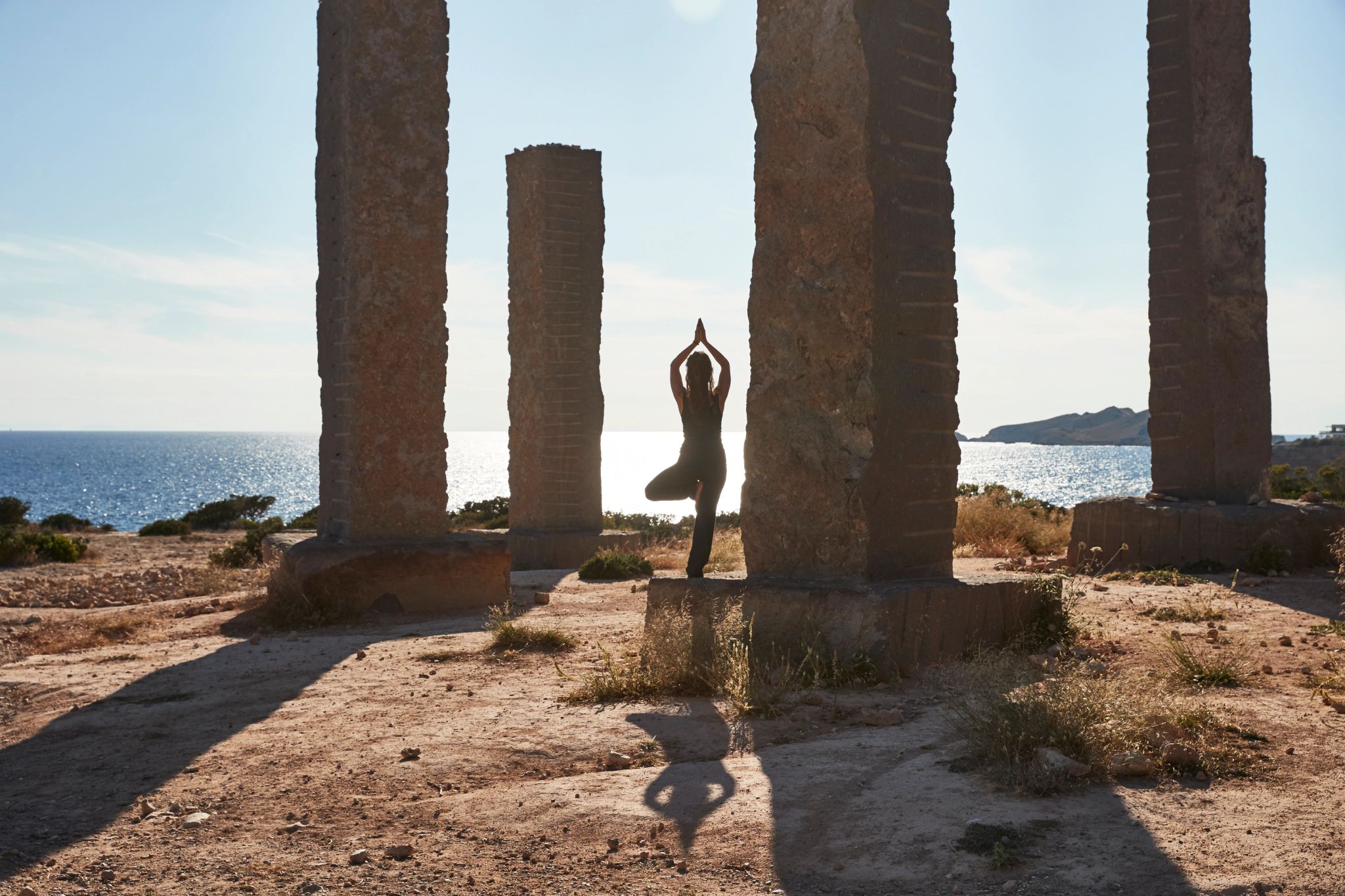 Yoga aula de yoga em hotel de luxo na ilha de ibiza