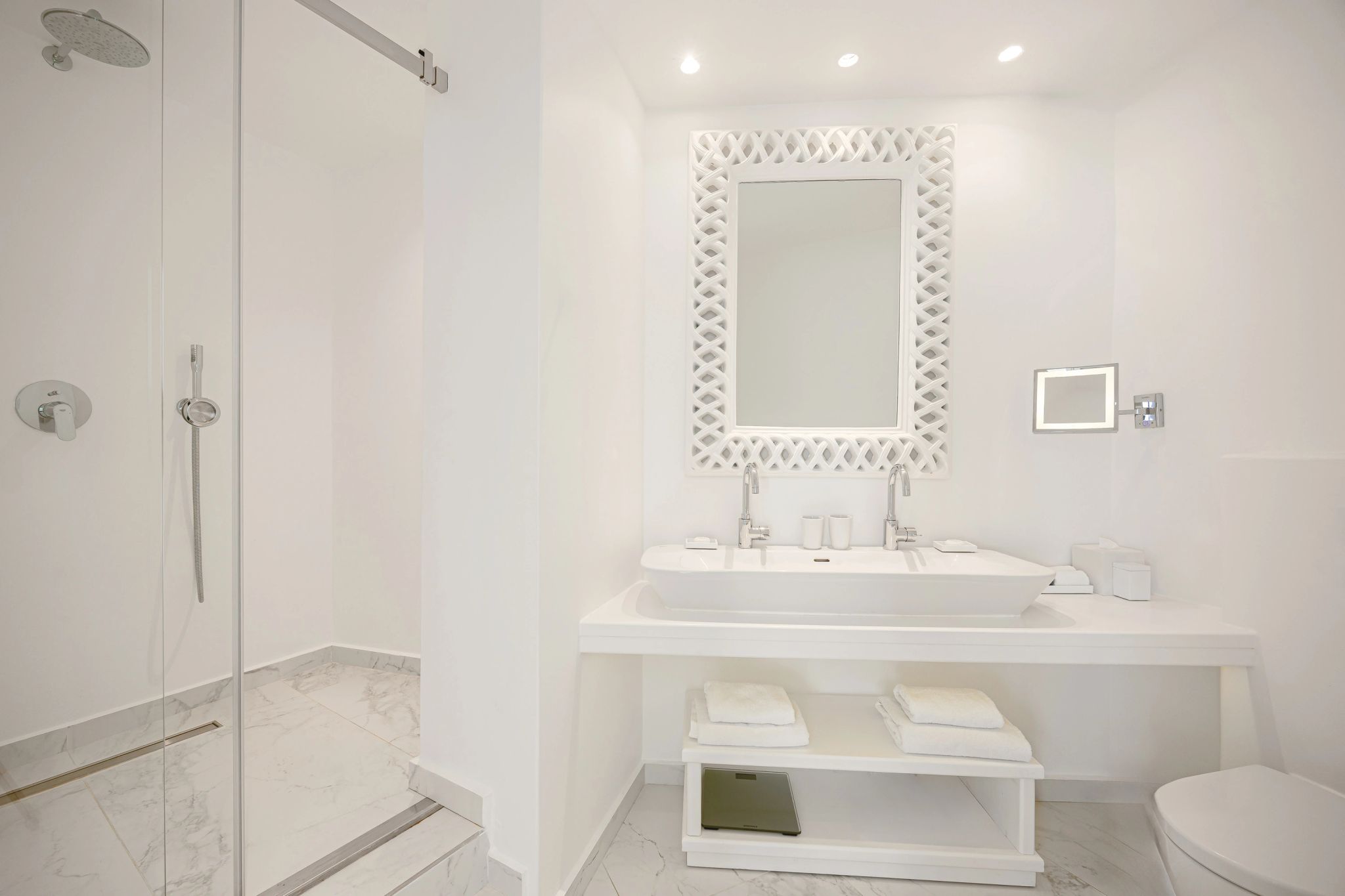 Two Bedroom Suite Plunge Pool  banheiro casal - banheiro pia dupla - chuveiro alta pressao