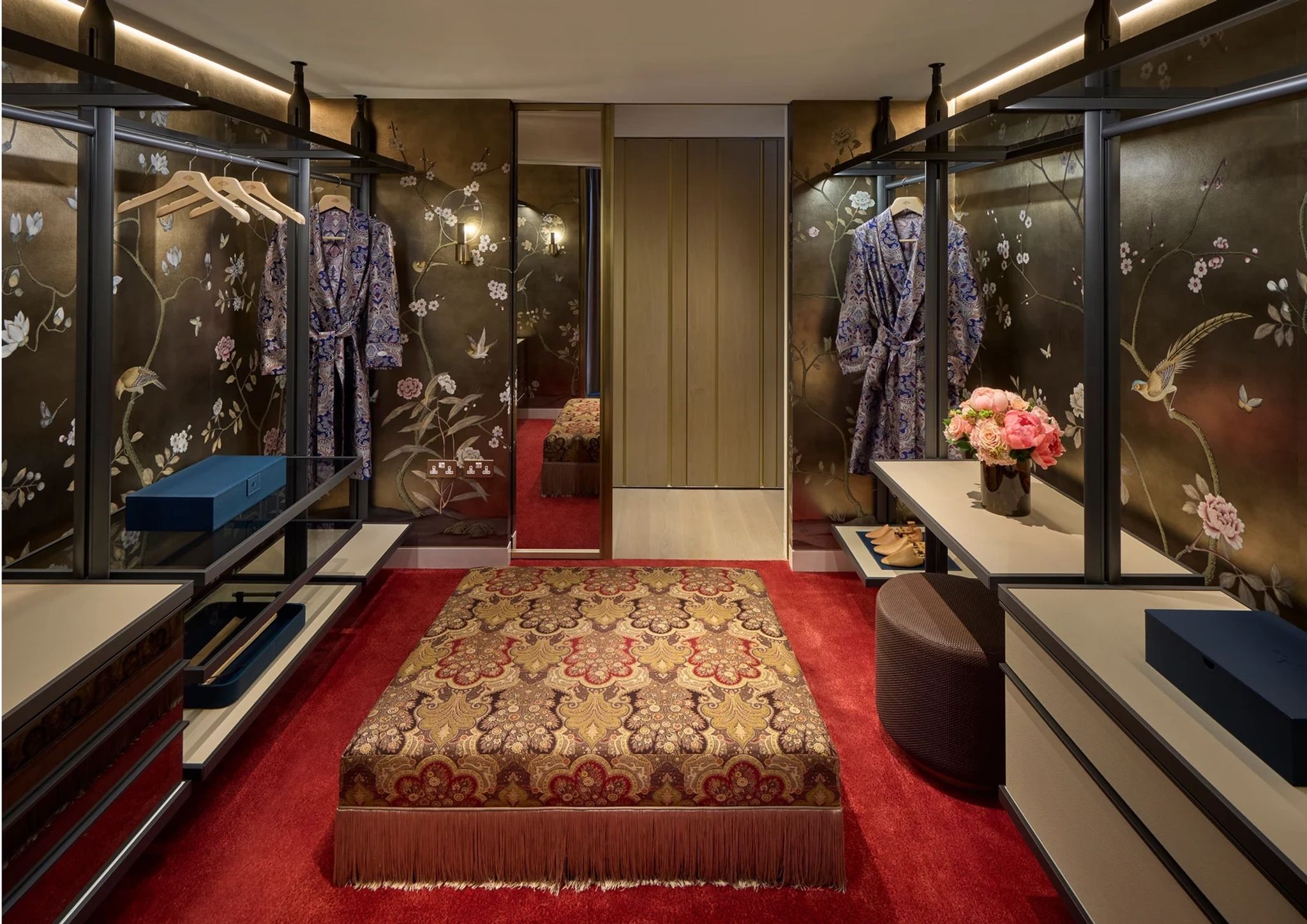 Two Bedroom Panoramic Junior Suite quarto-master - cama-king - papel-parede-floral