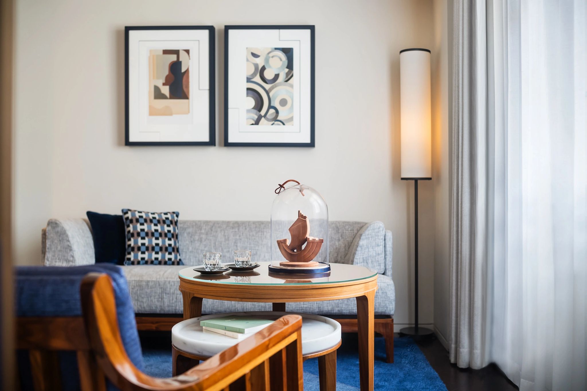 Grand Lutetia Suite sala de estar - sofa confortavel - sala moderna