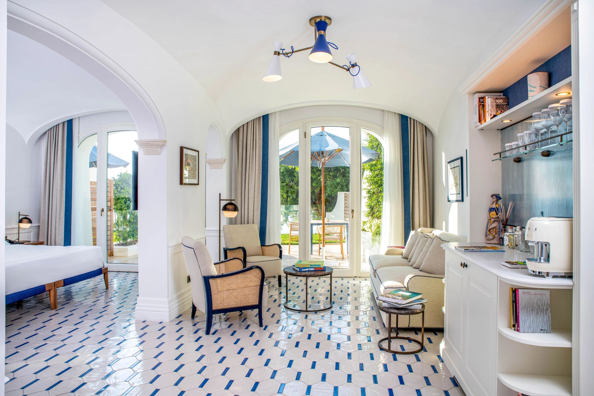 Deluxe Suite Sea View Pool design italiano - suite com sala - suite vista mar - suite com piscina