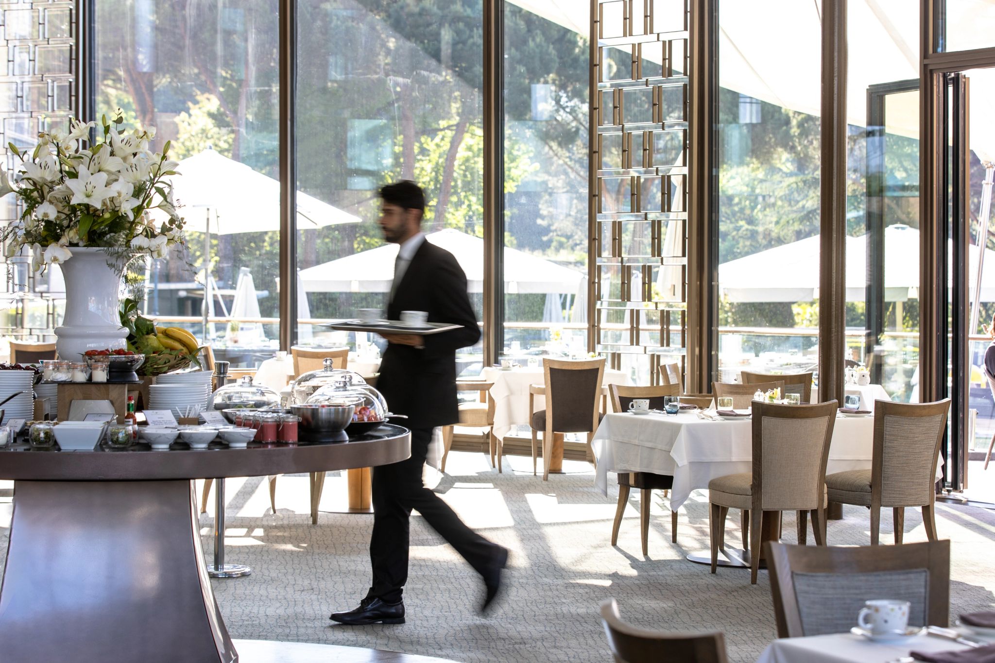 Restaurante do Hotel restaurante de luxo – gastronomia na suica – jantar no hotel