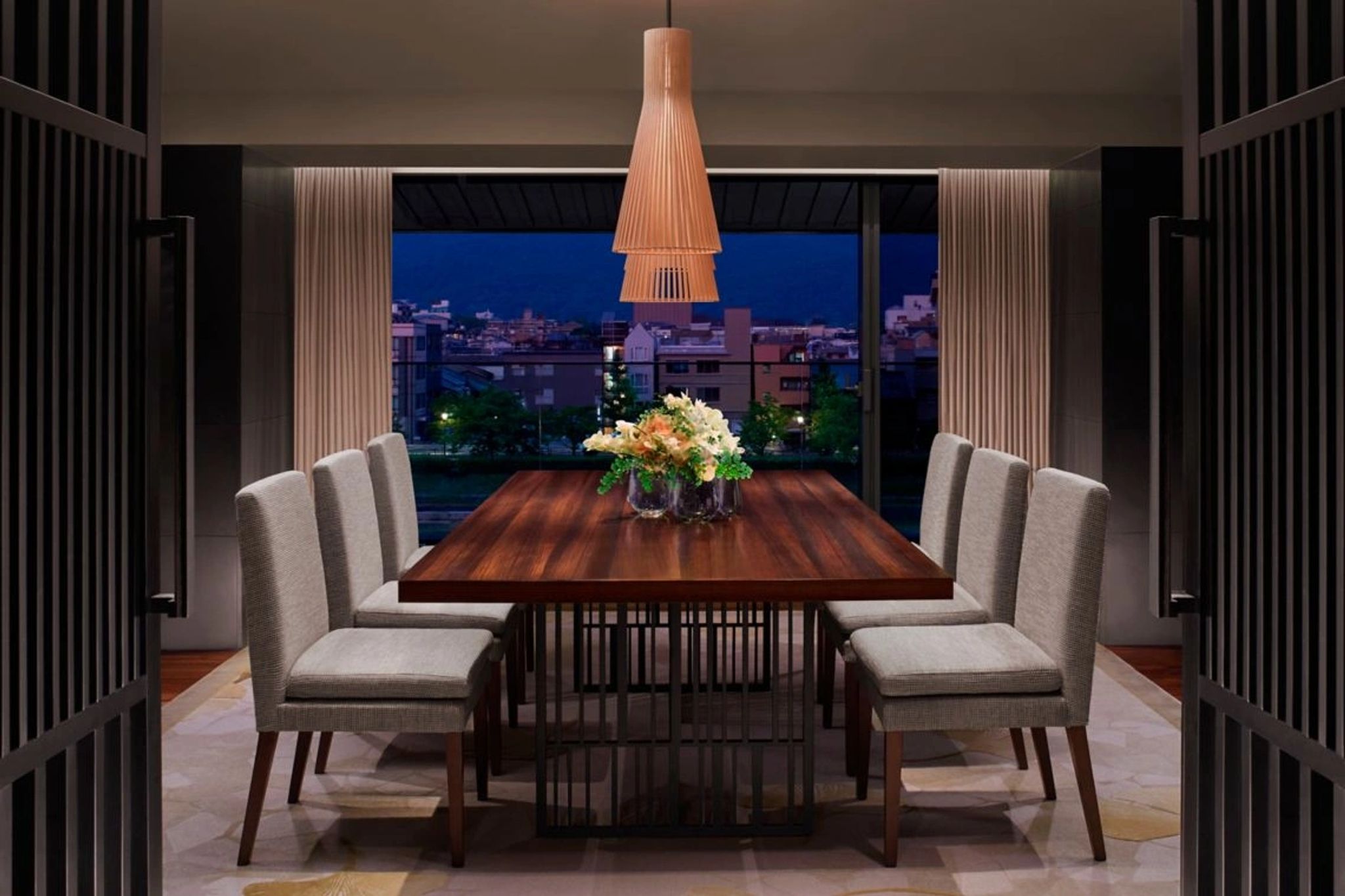 The Ritz-Carlton Suite Decoracao japonesa – sala de jantar – suite presidencial