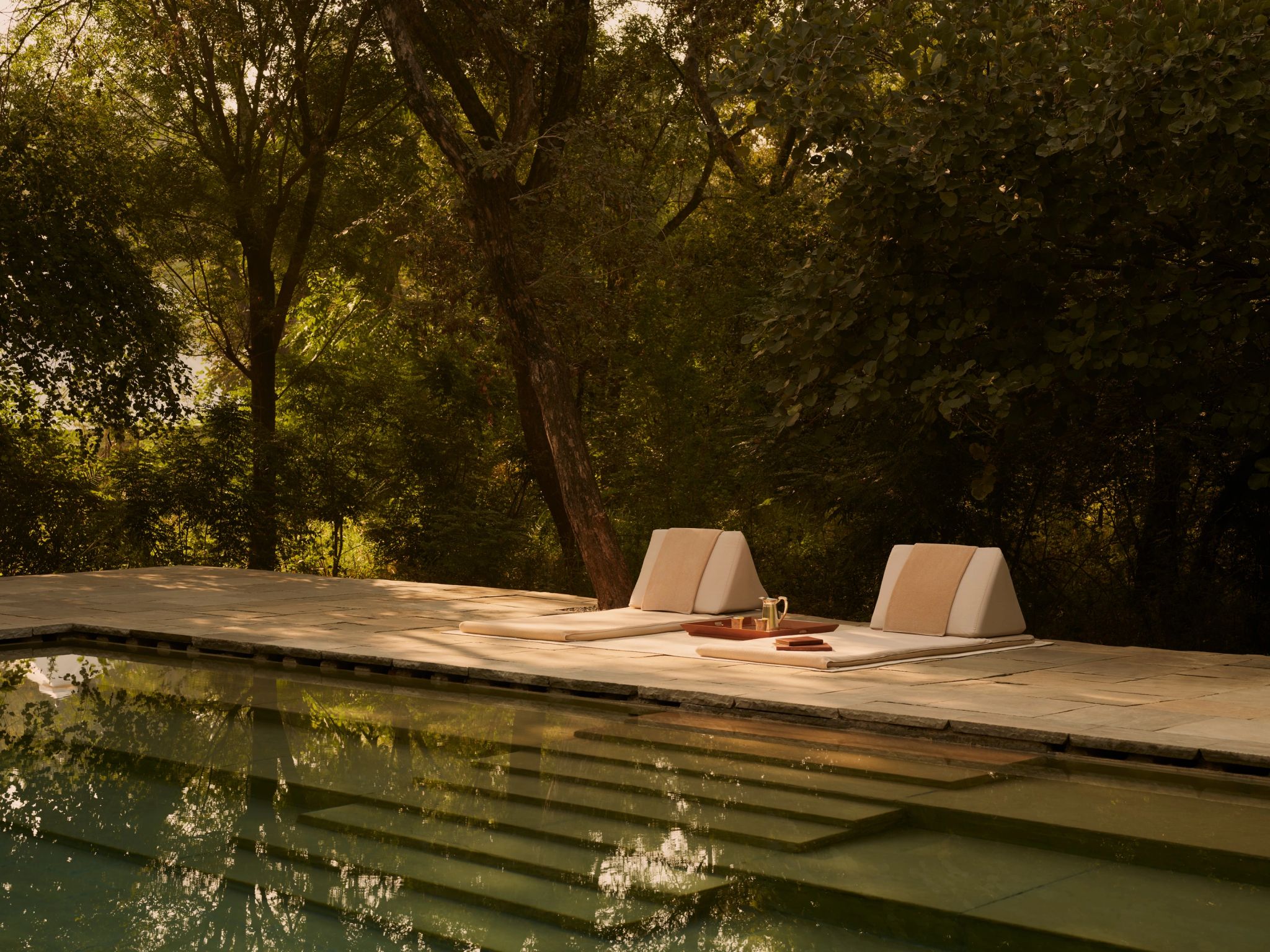 Piscina externa piscina externa - banho de sol - piscina ao ar livre