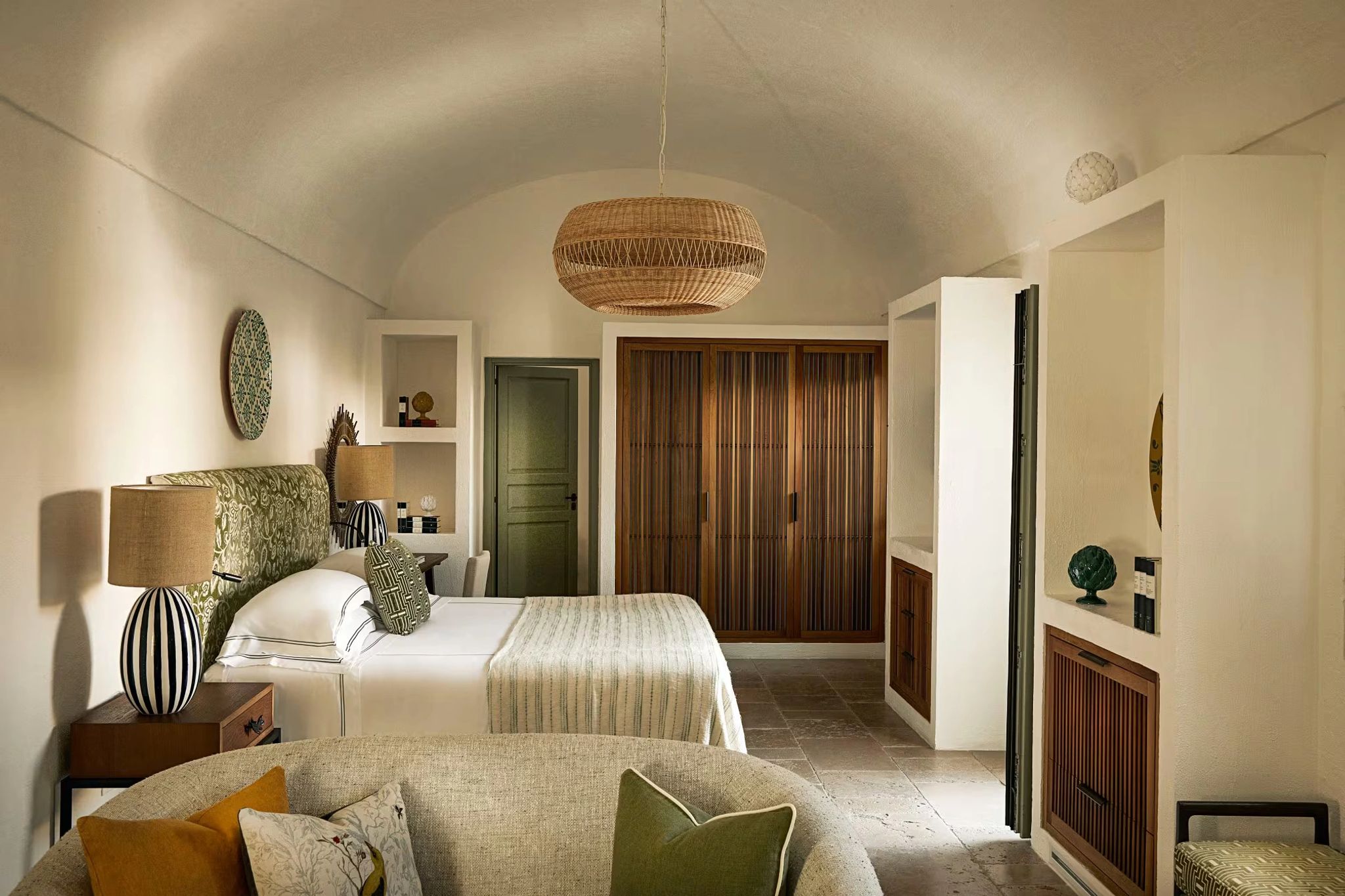 cama super king - suite elegante - tetos abobadados