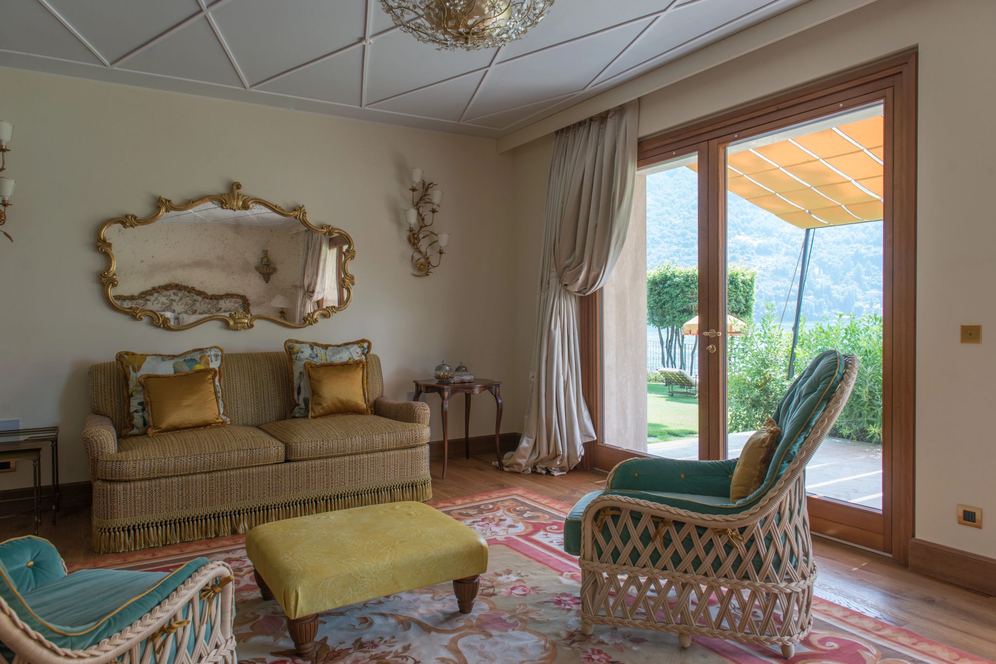 Junior Suite al Lago Lake View suite com sala - sala de estar – suite com terraço