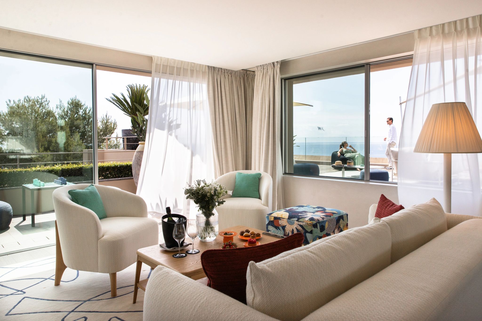 Taillat Suite design de luxo – sala de estar – suite com terraço