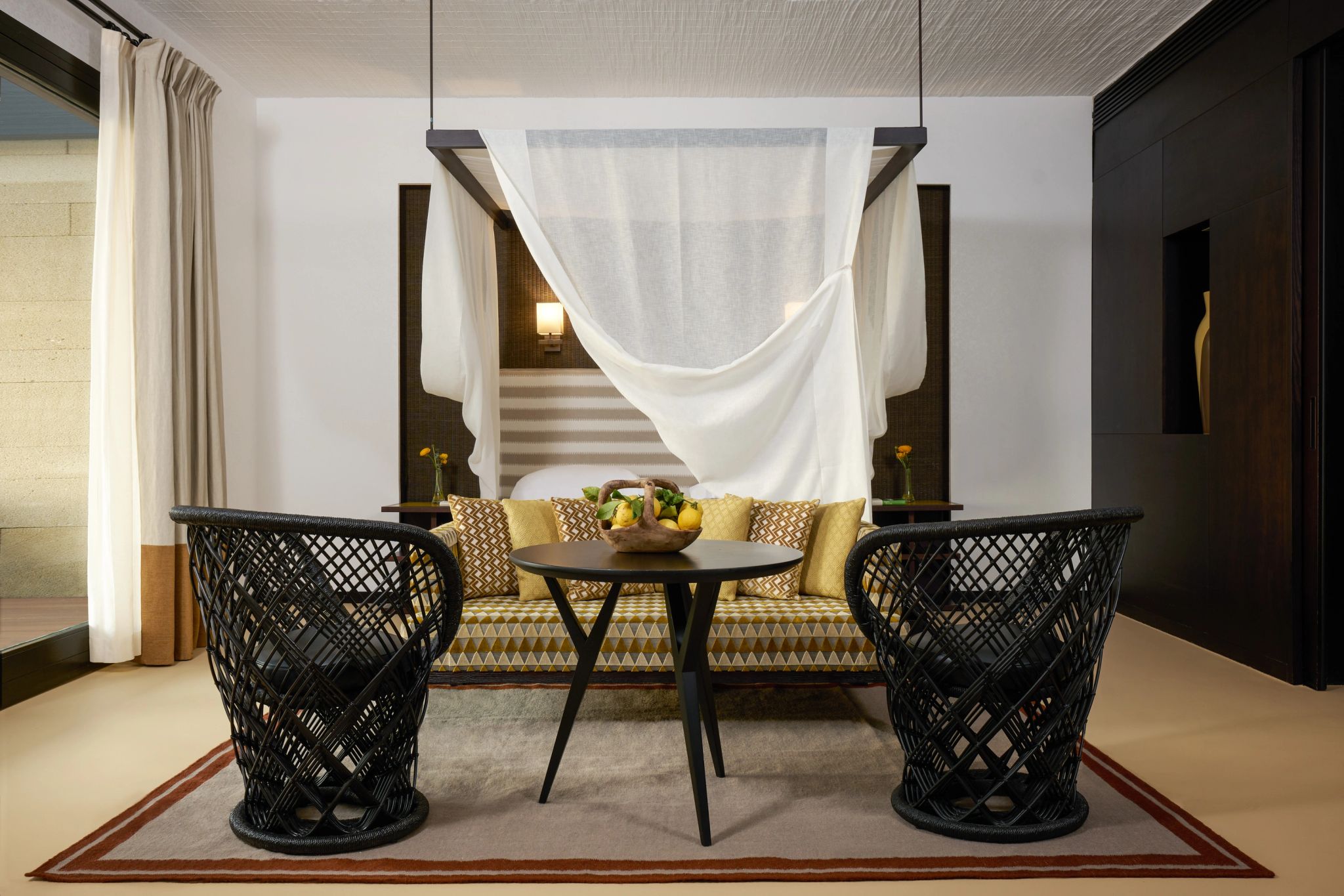 Mimosa Suite with Pool suite com terraço - cama de dossel - cama king - suite king - suite espaçosa