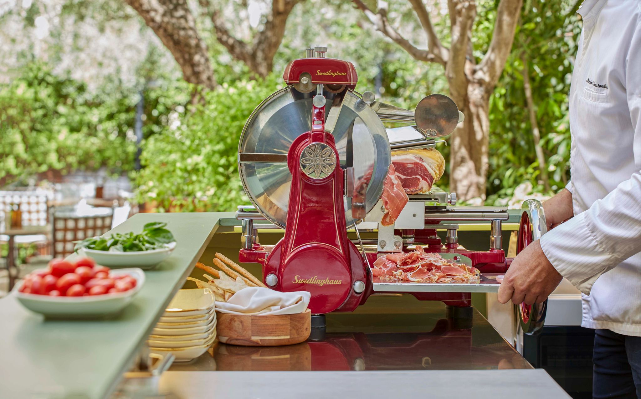 The Atrium of Alexander's Lounge aperitivos gourmet - almoço ao ar livre - lounge gourmet