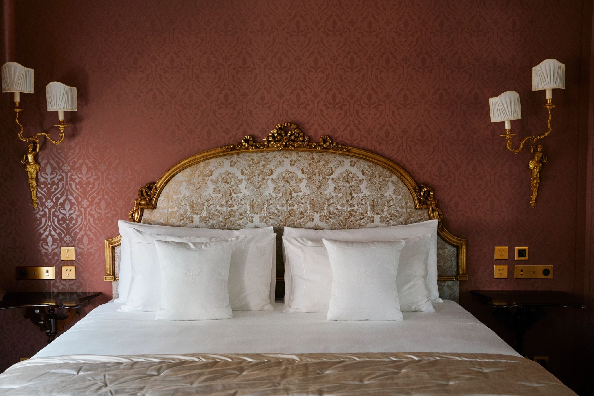 Room in the Palazz cama de casal – cama de hotel - decoraçao classica