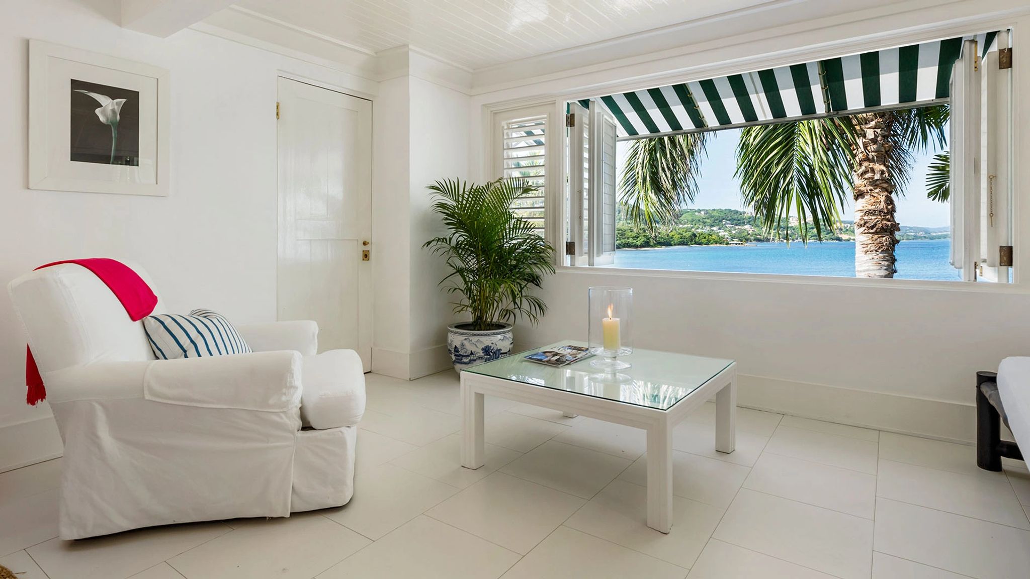 Premium Ocean View King  poltrona confortavel - quarto vista mar - quarto de hotel