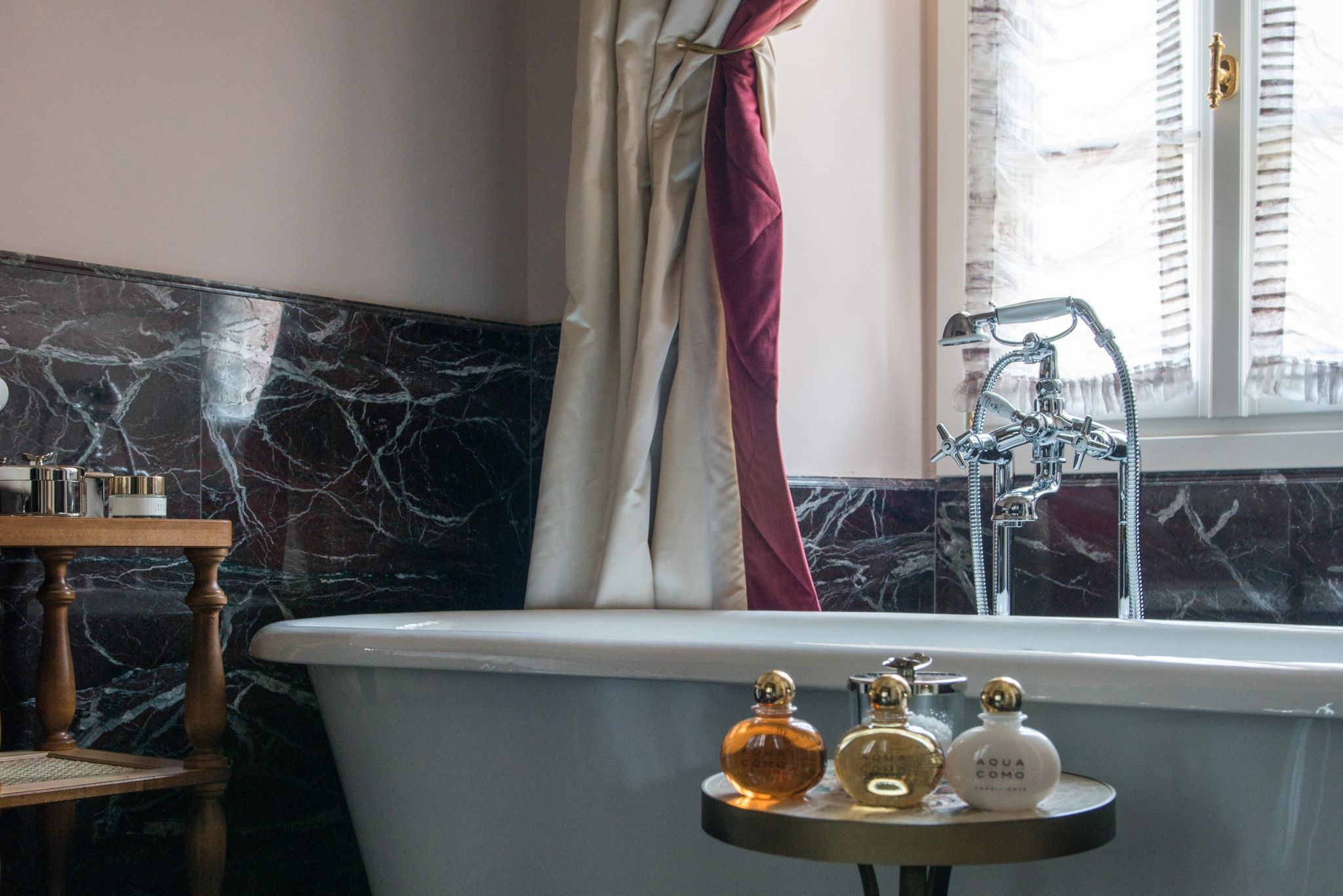 Room in the Palazz banho de banheira – banheira de imersao