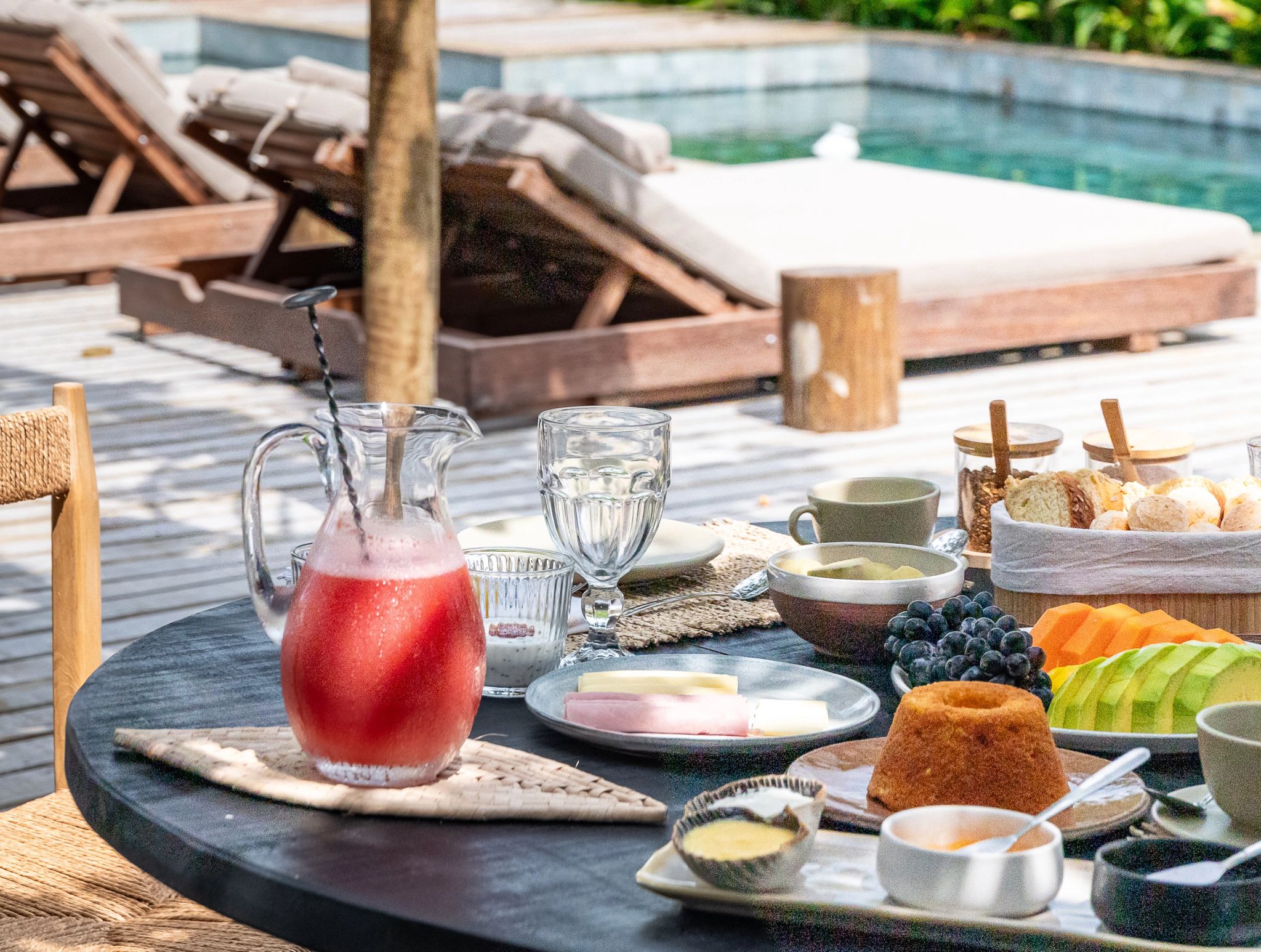Gastronomia da propriedade almoço beira piscina - vila de luxo - area gourmet