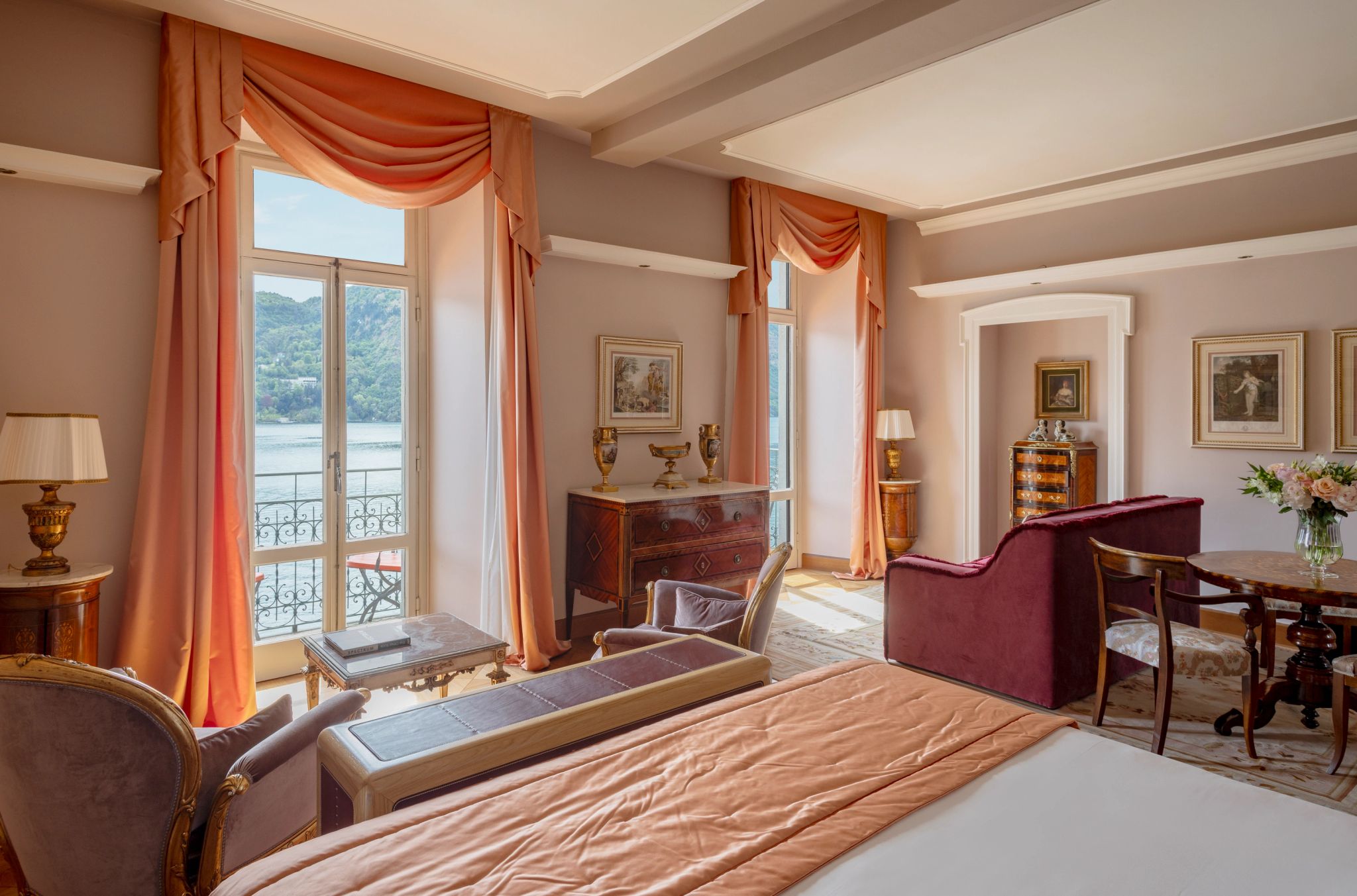 Junior Suite cama king-size - decoraçao chique – quarto amplo