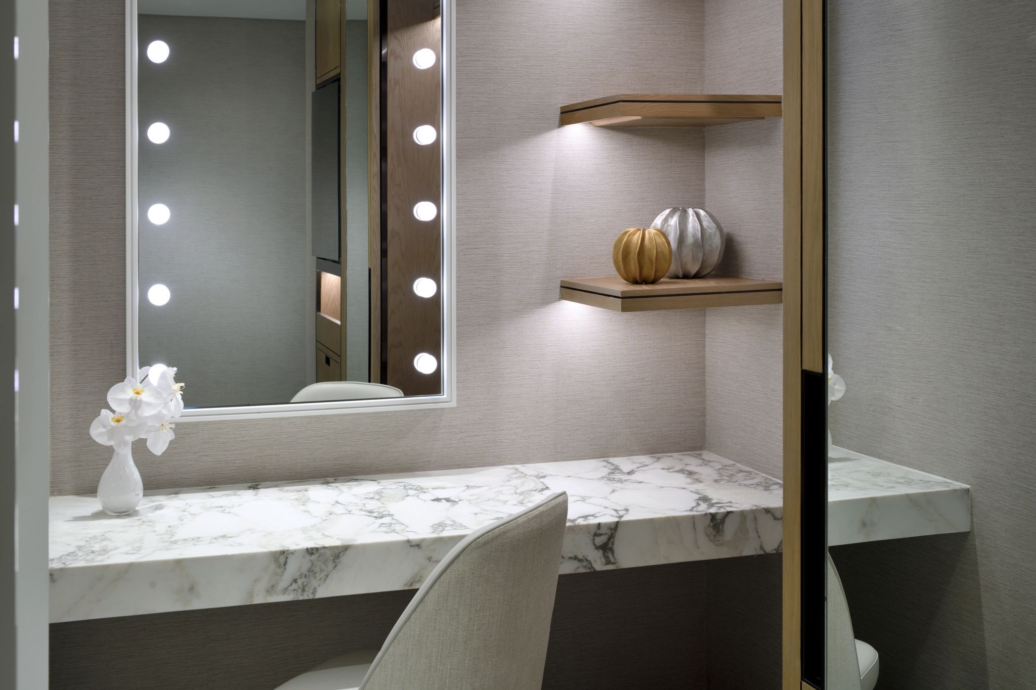 quarto luxuoso - penteadeira luxo - decoracao moderna