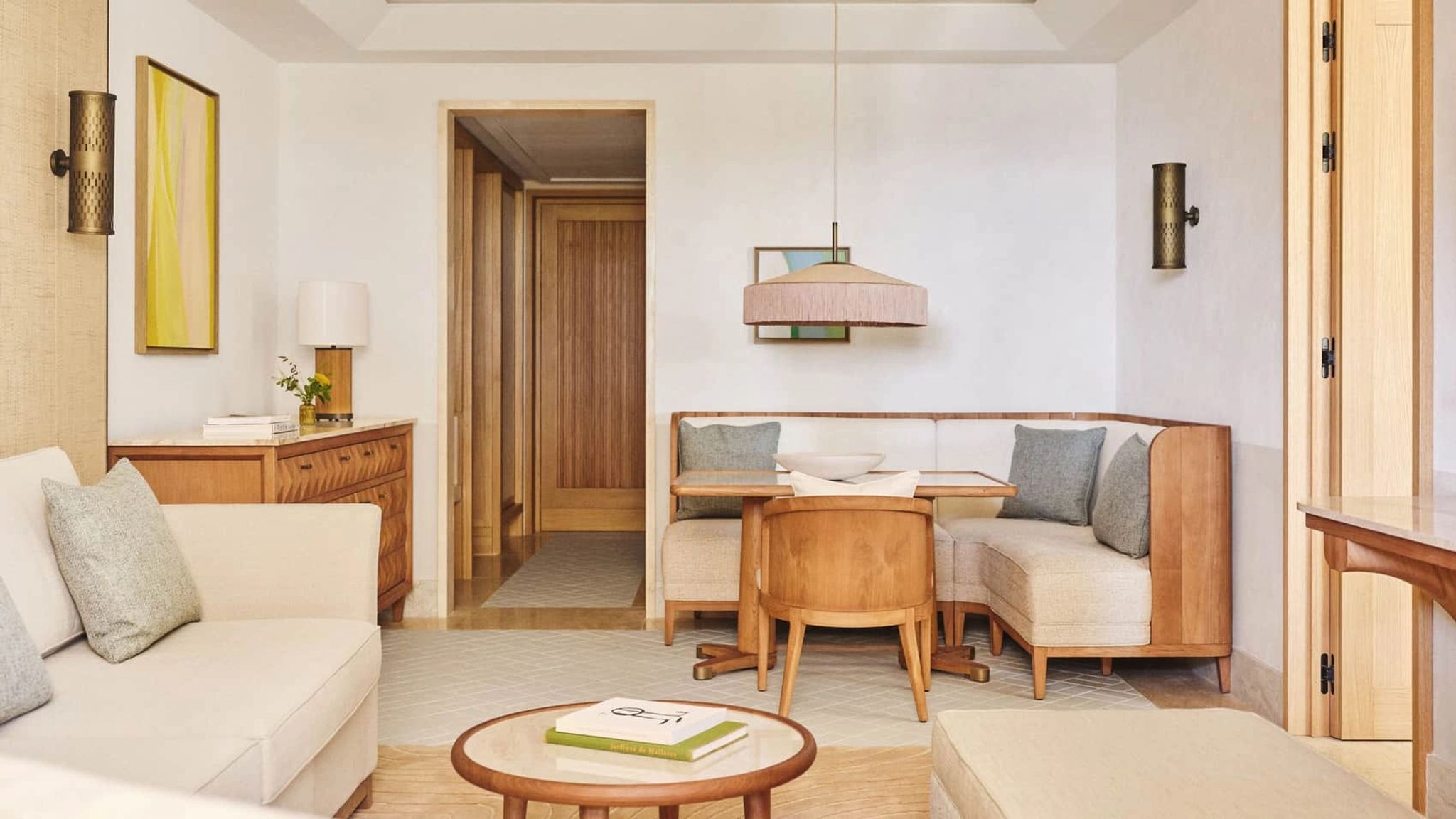 suite ampla - sala de estar - sofa de luxo