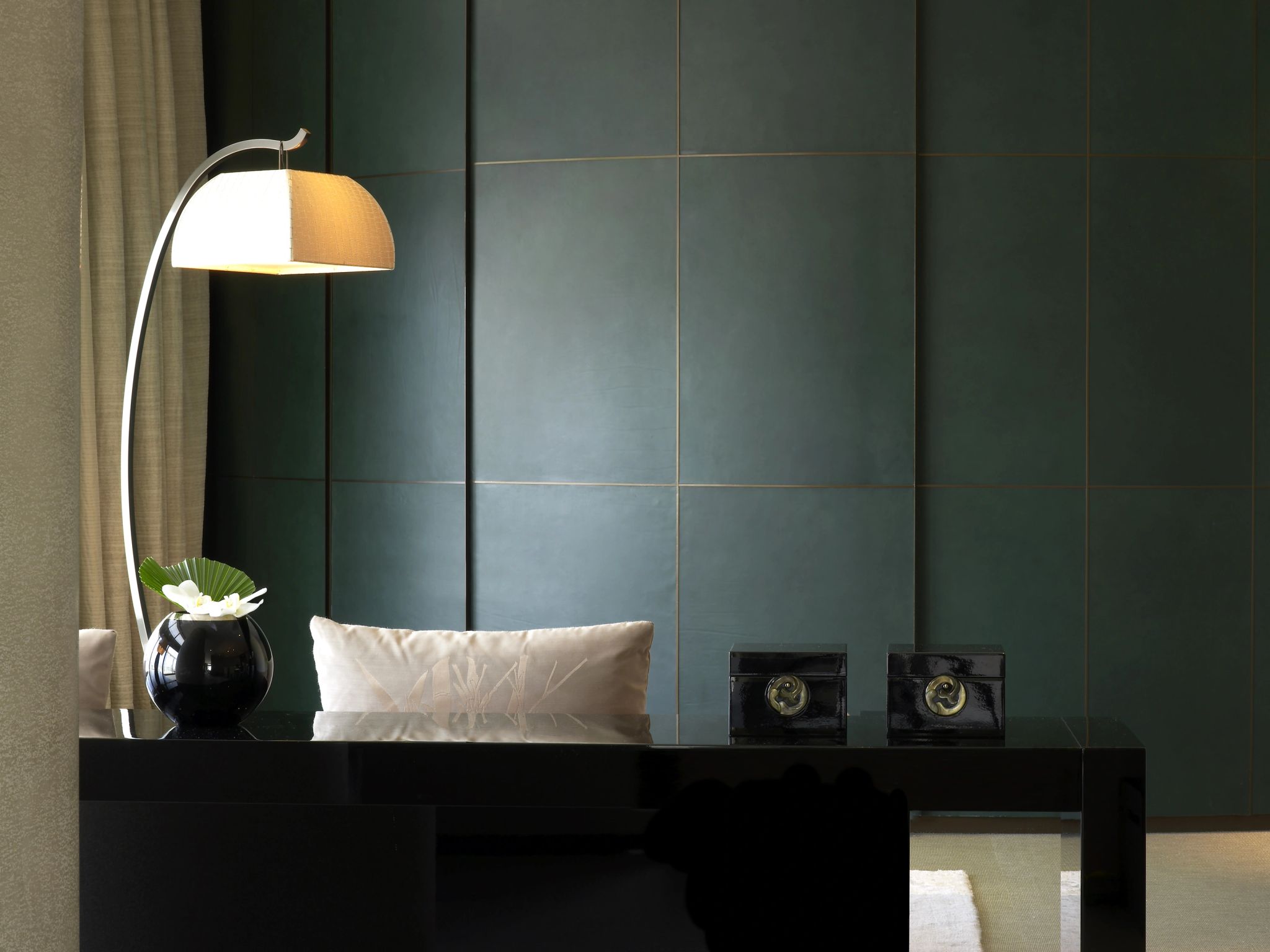 Armani Ambassador Suite suite master – decoracao premium – luminaria de luxo