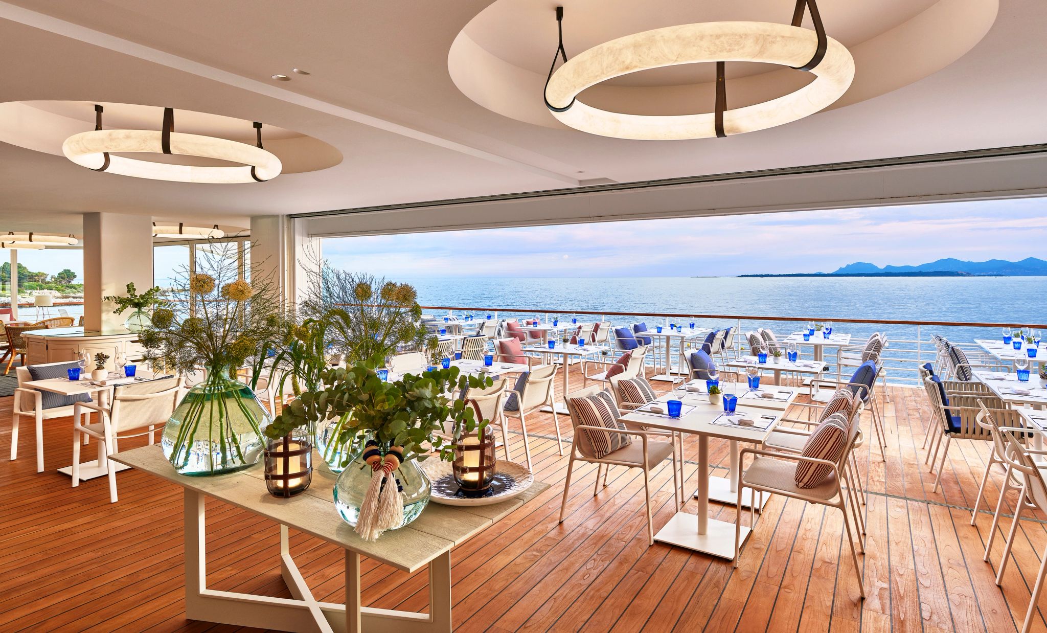 Restaurante The Grill restaurante com terraço - culinaria internacional - terraço vista mar