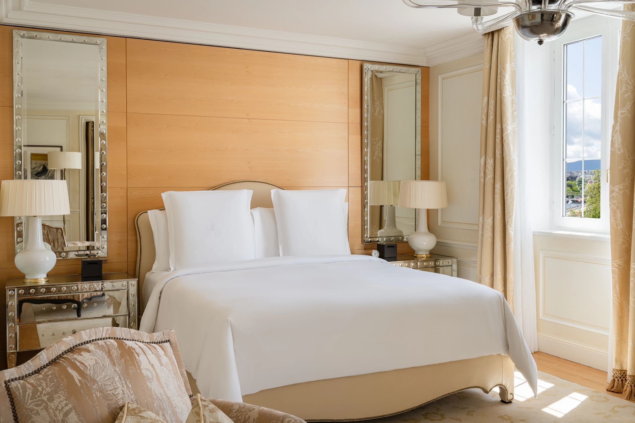 Presidential Suite Bergues suite esápaçosa - cama king - suite com vista