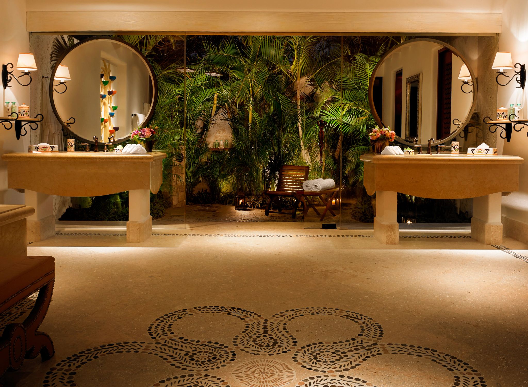 One Bedroom Beachfront Signature Villa Wellness banheiro amplo – pias de marmore – banheiro luxuoso