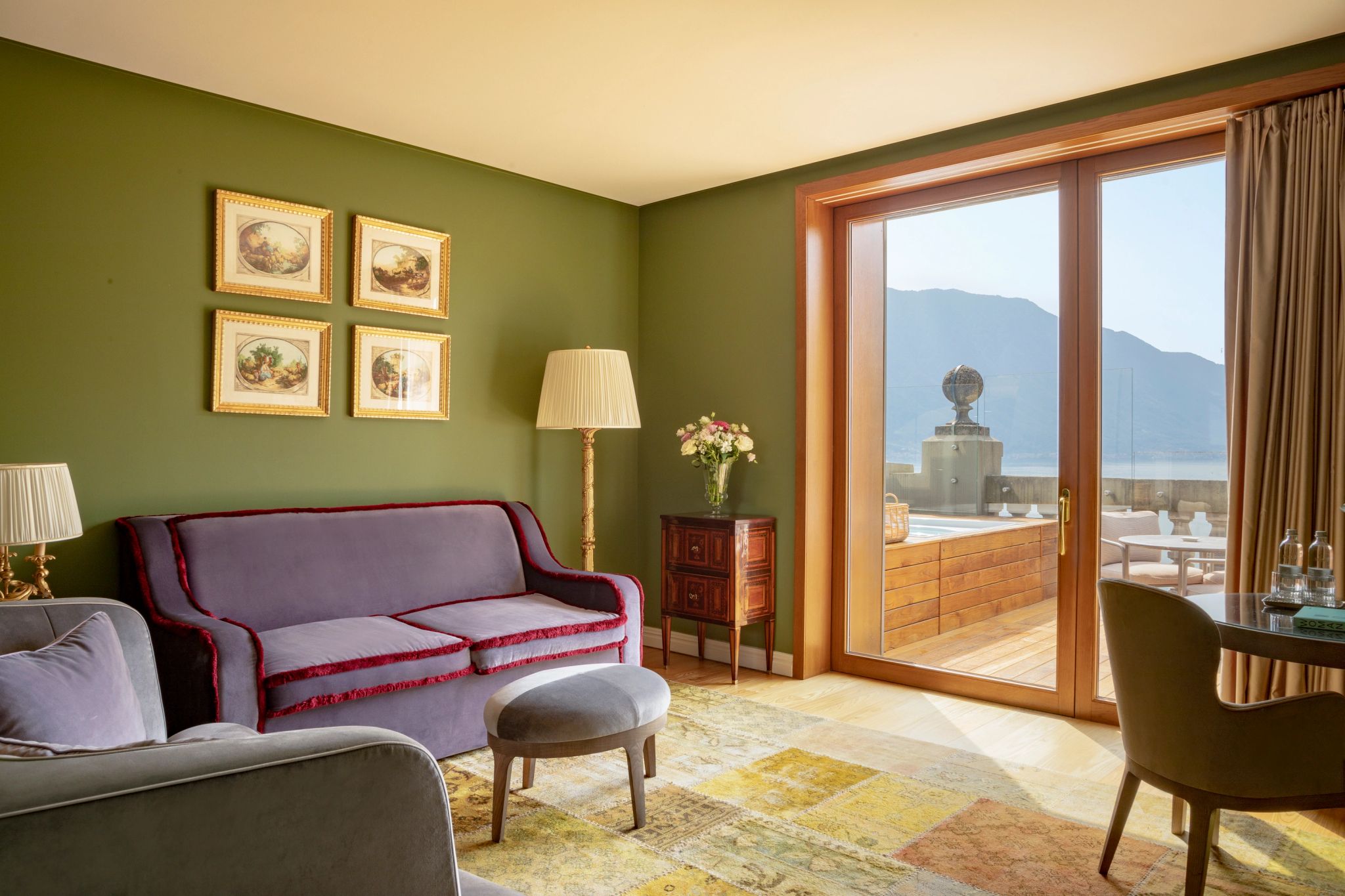 Rooftop Corner Suite sala de estar– sofa chique – arquitetura classica