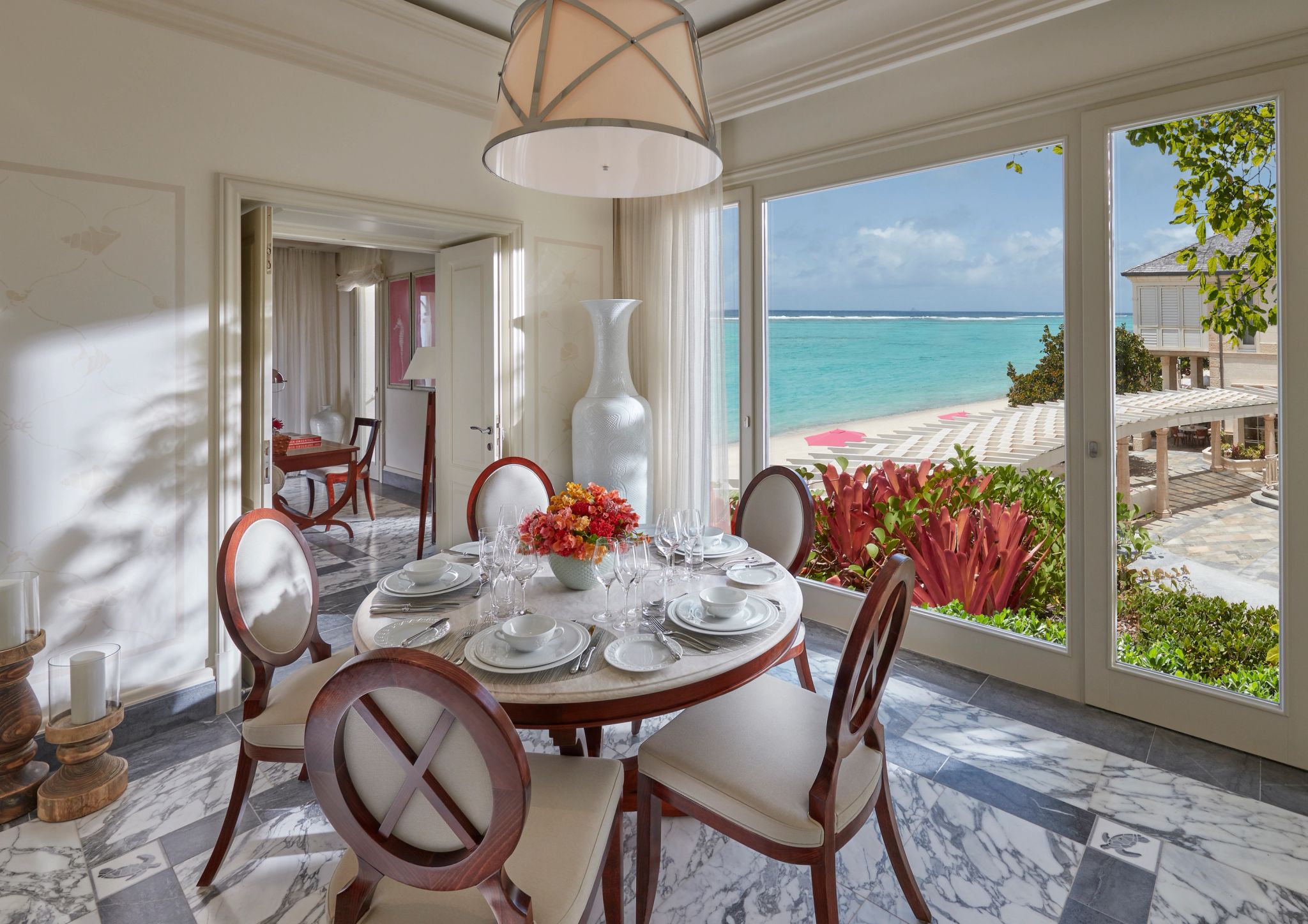 One Bedroom Oceanview Penthouse refeicao na suite - mesa de jantar - vista mar