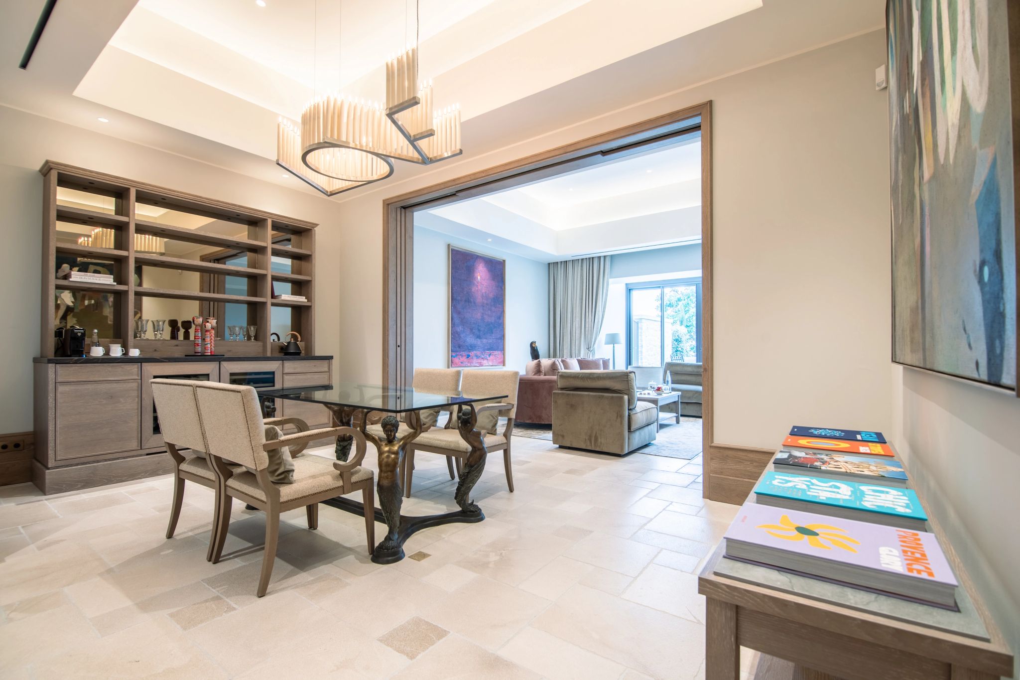 Daphné Suite sala de estar – jantar privativo – design de luxo - jantar na suite - sala de jantar