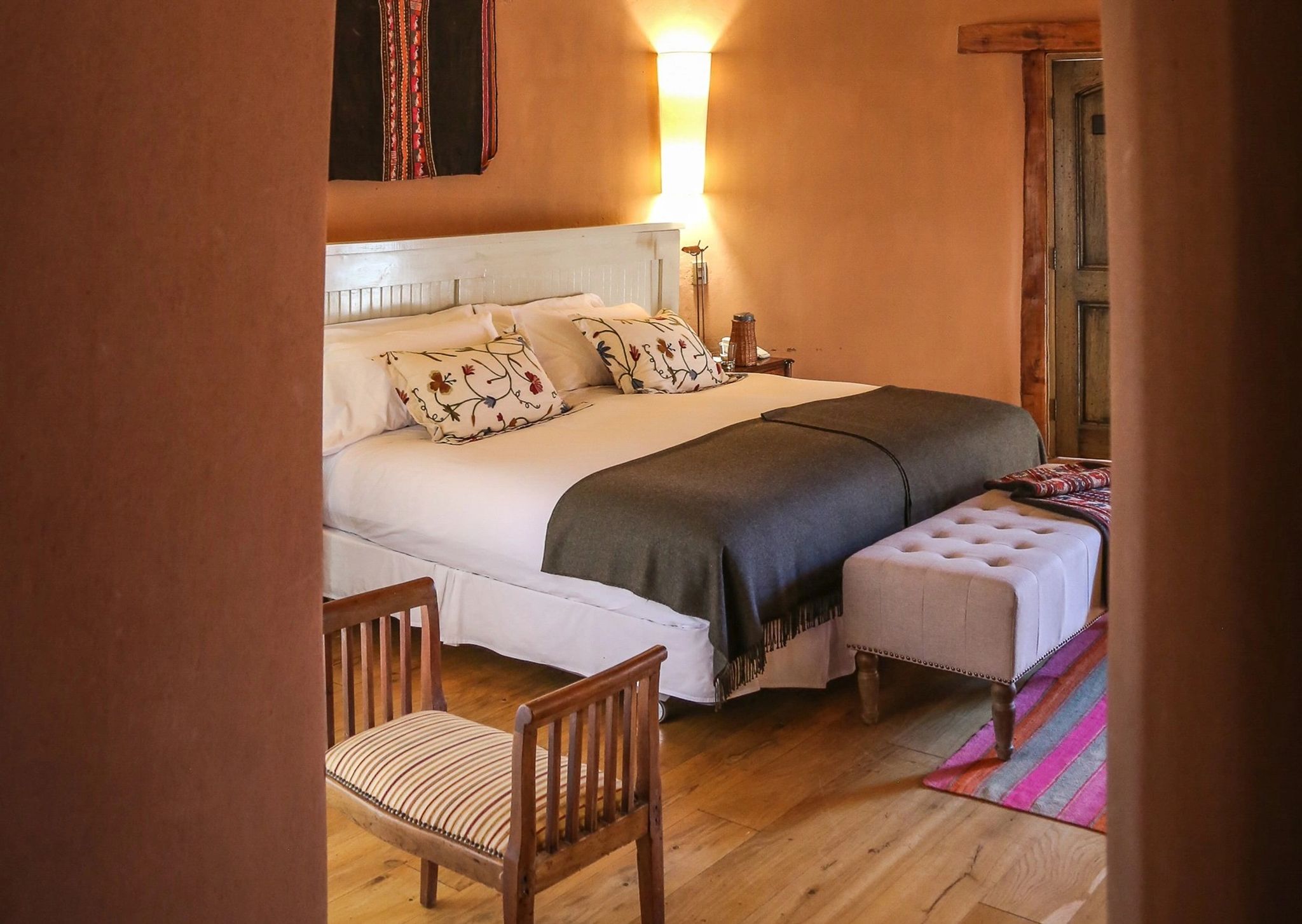 Round quarto king - quarto de hotel - decoraçao rustica