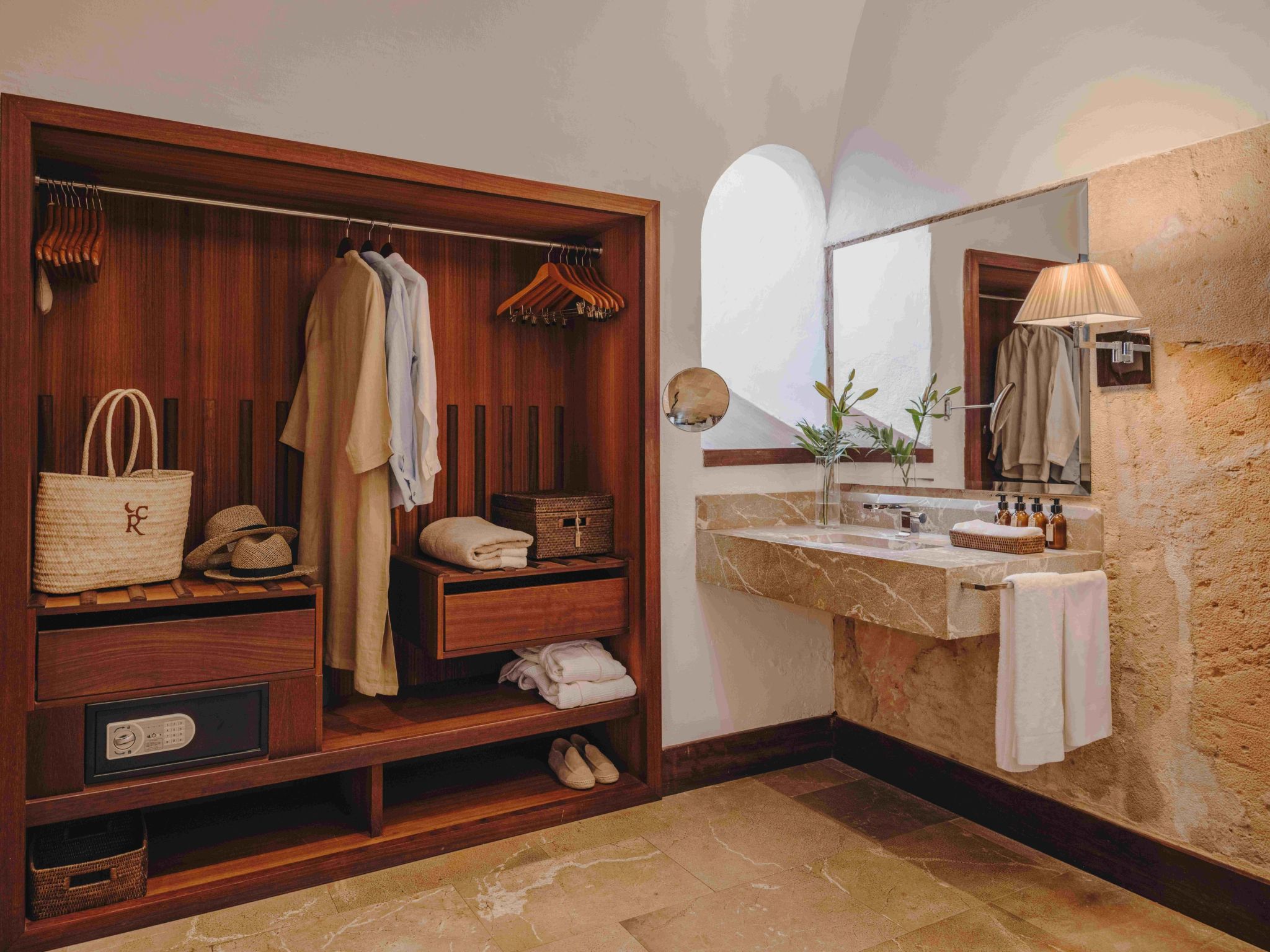 Suite Cap Rocat closet moderno - banheiro em marmore - suite de luxo