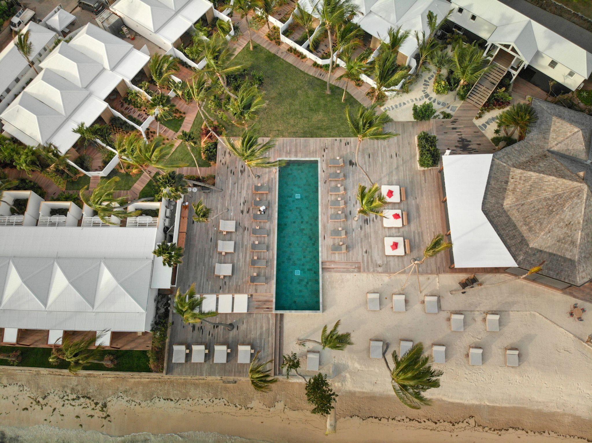 Propriedade Le Sereno St Barth vista aerea – piscina de luxo – area de lazer - hotel com piscina - hotel beira mar